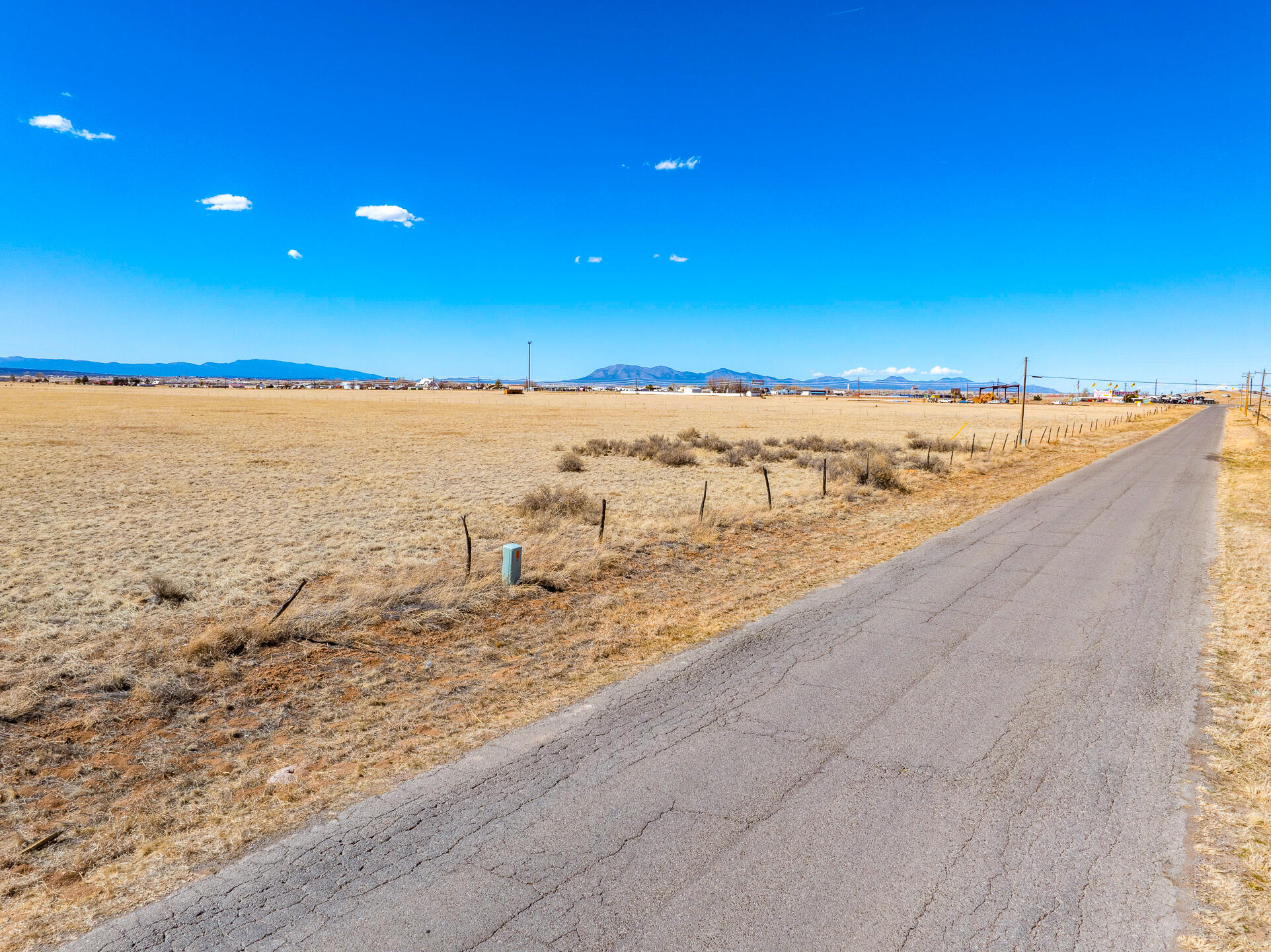 Green Road, Moriarty, New Mexico image 27