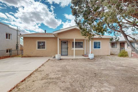 Photo of 1505 Walter Street SE, Albuquerque, NM 87102 (MLS # 1080016)