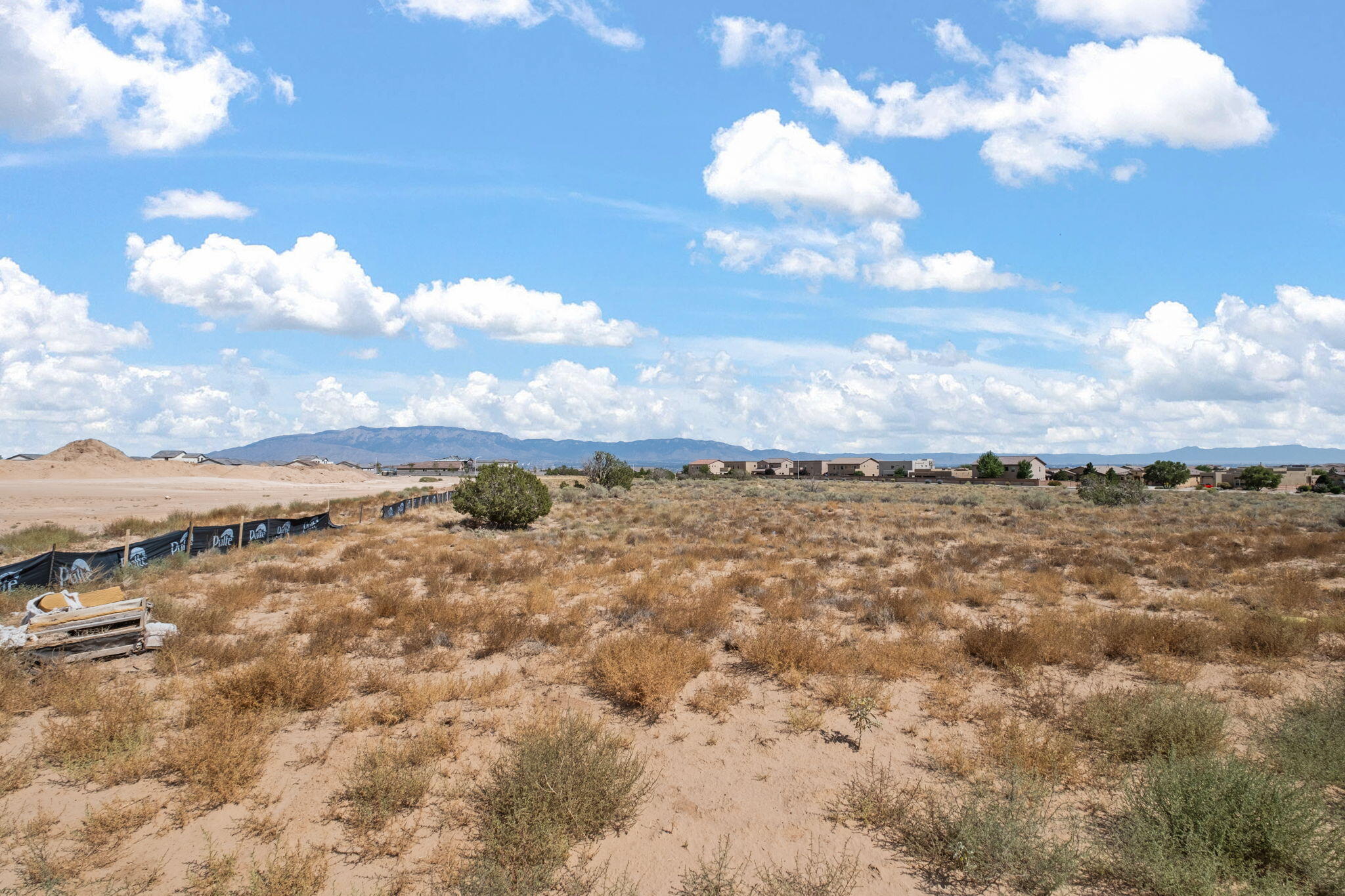 U20 B6 L21 Volcano Cliffs, Albuquerque, New Mexico image 3