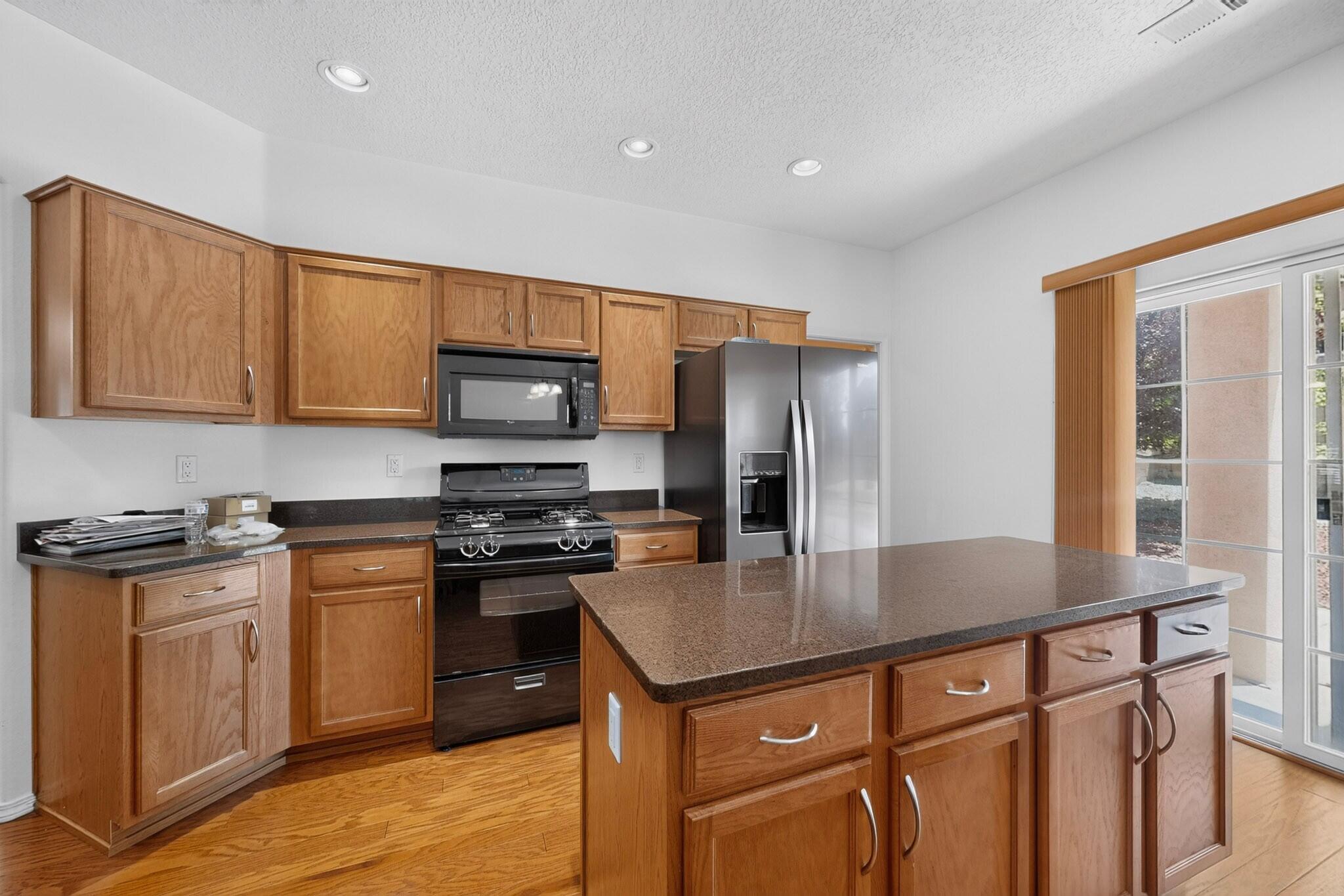 1919 Cam Fella Street SE