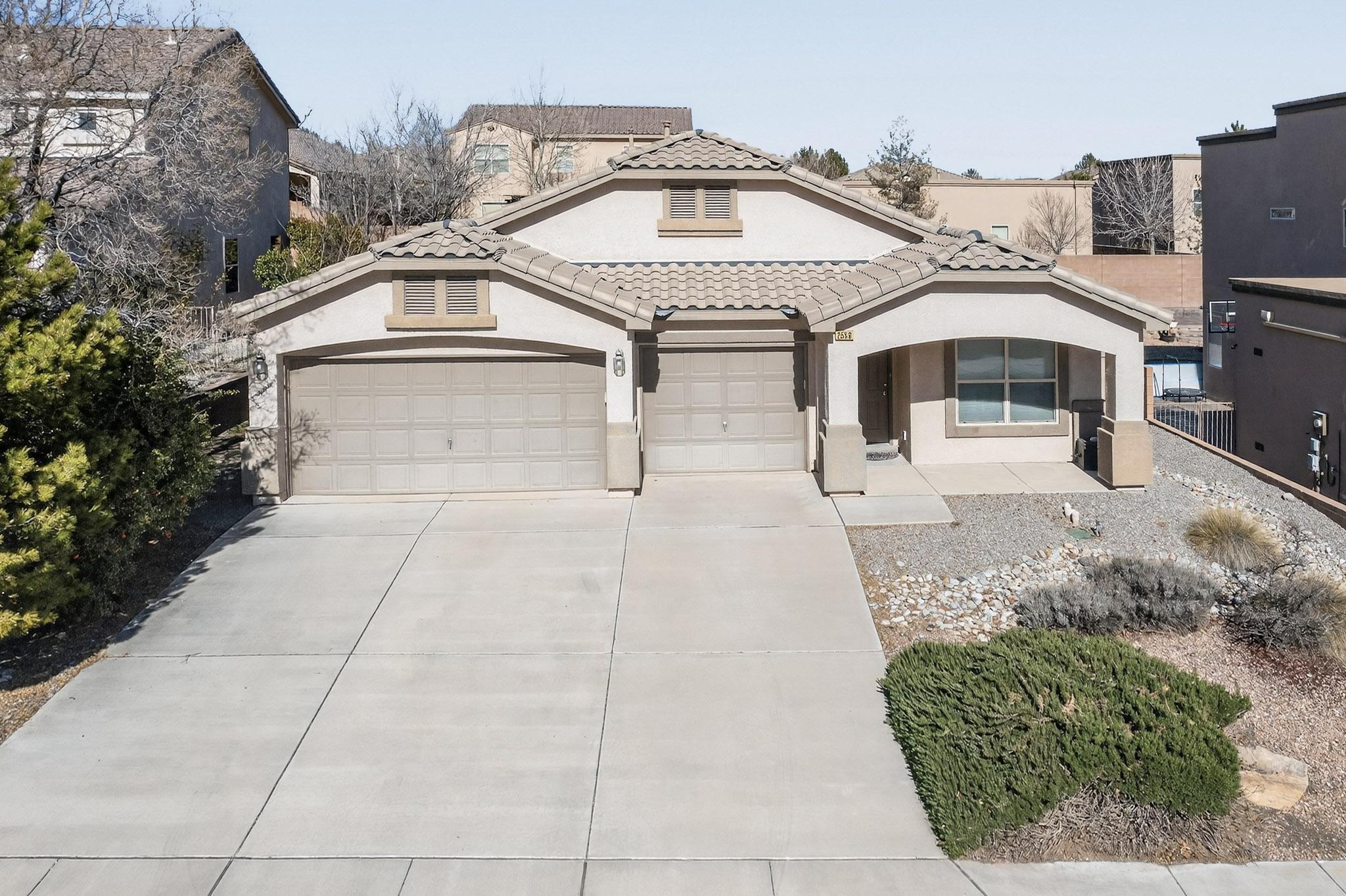 2558 Cerro Parrido Road SE