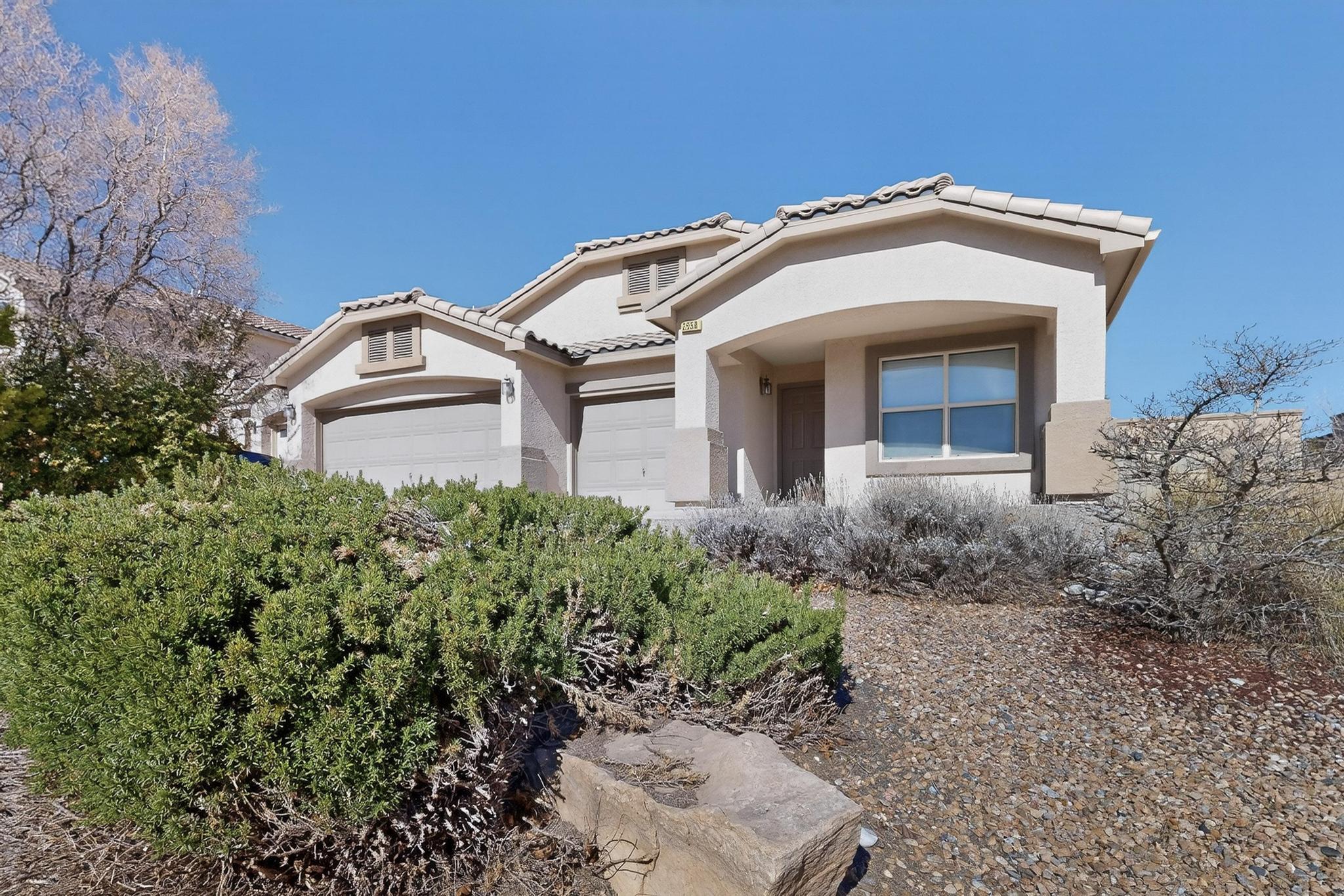 2558 Cerro Parrido Road SE