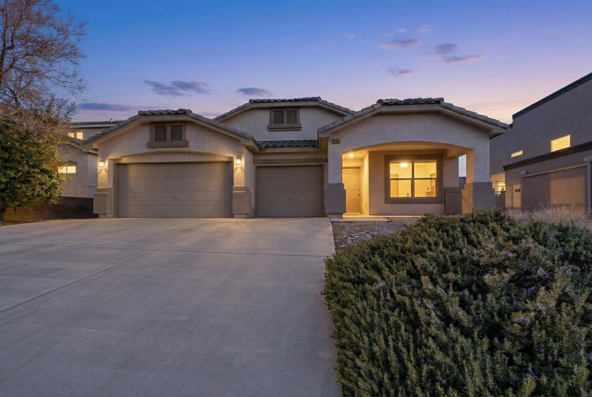 2558 Cerro Parrido Road SE