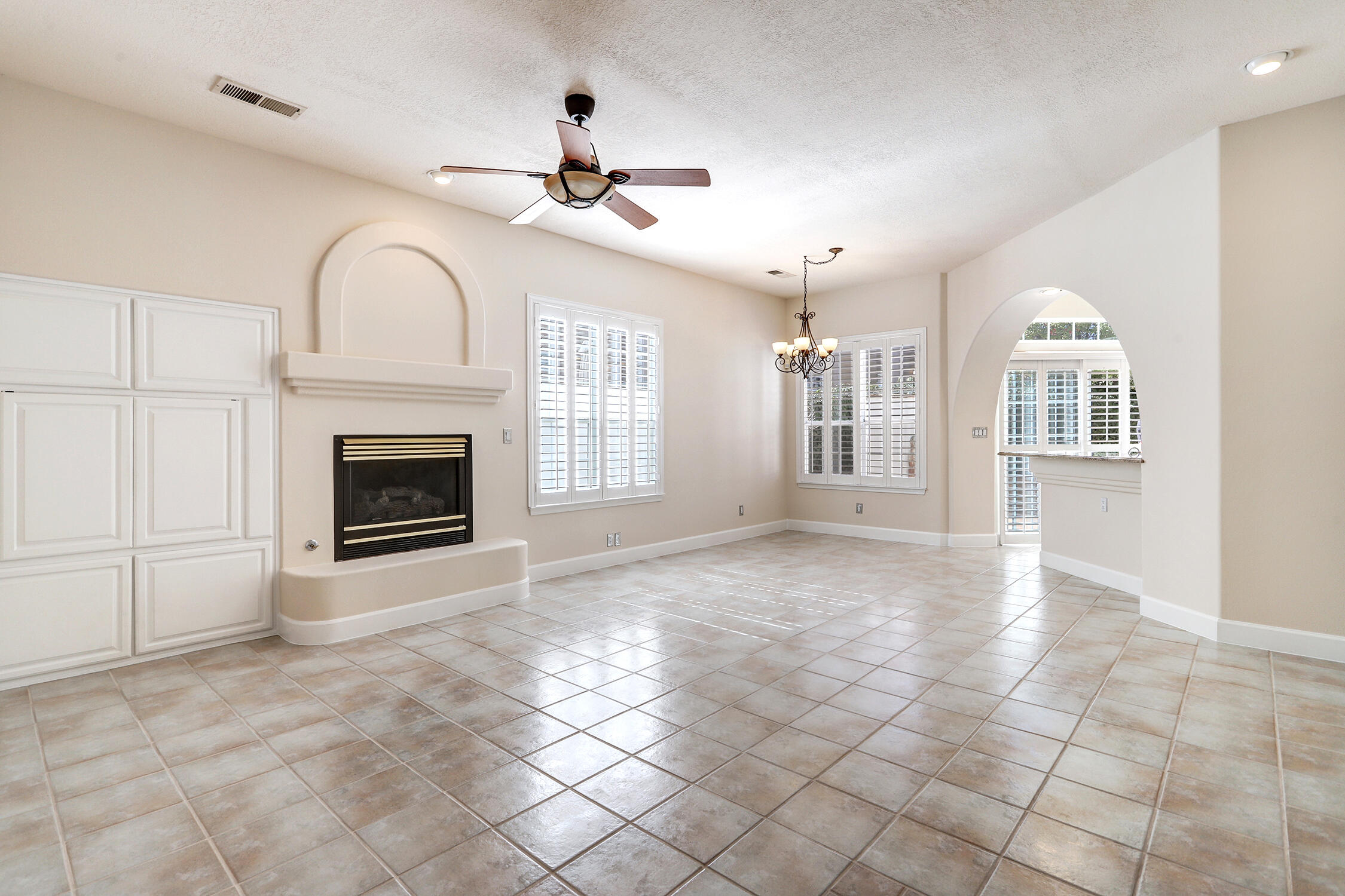 6421 Dorado Beach NE