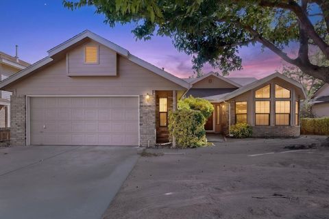 Photo of 4604 Trace Way Avenue NW, Albuquerque, NM 87120 (MLS # 1106623)