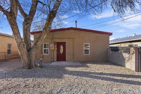 Photo of 1155 Calle San Lorenzo, Bernalillo, NM 87004 (MLS # 1096133)