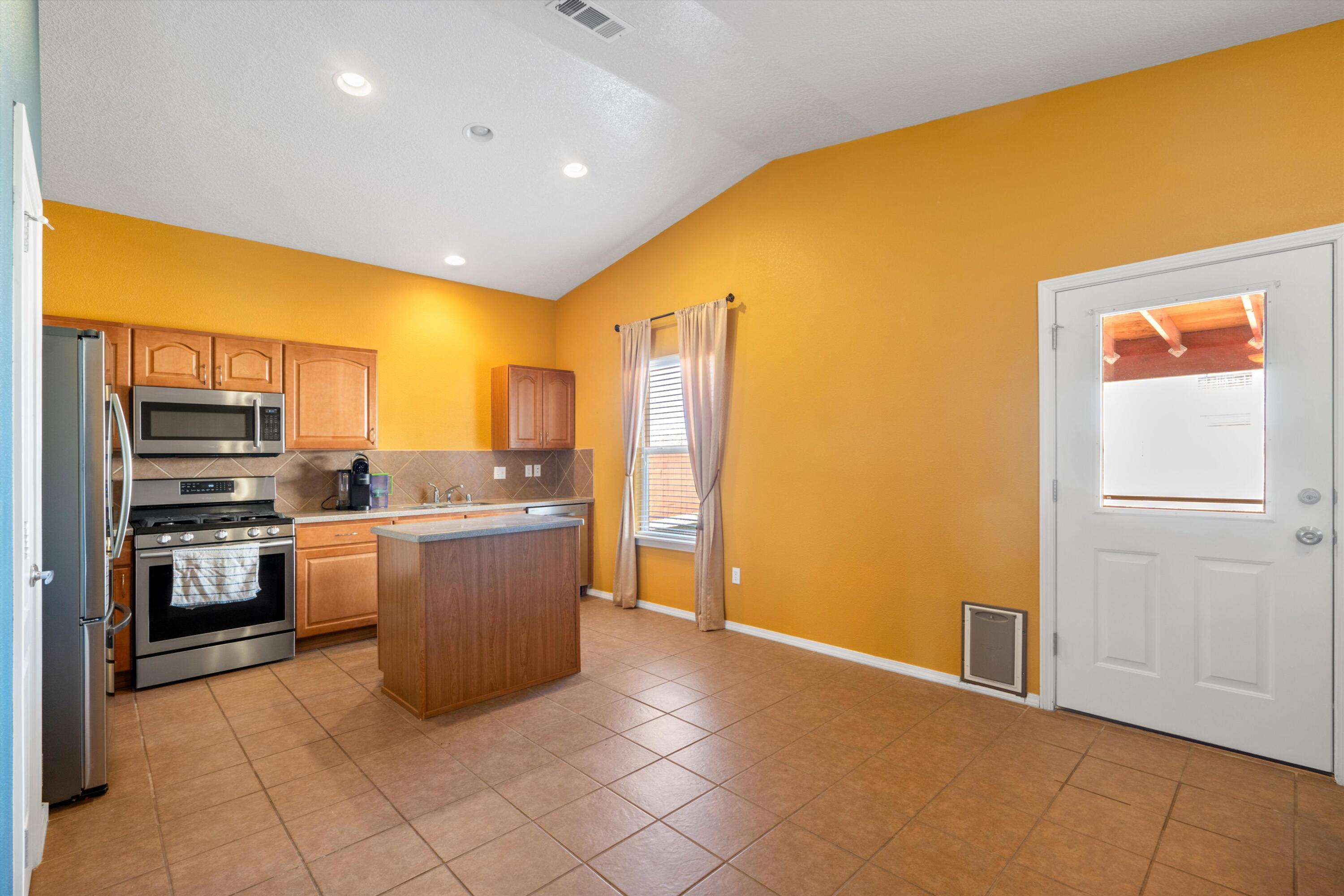 1317 Aspen Meadows Drive, Rio Rancho, New Mexico image 7