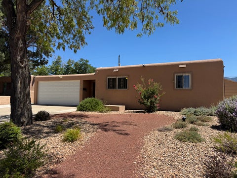 Photo of 1824 Lester Drive NE, Albuquerque, NM 87112 (MLS # 1108241)
