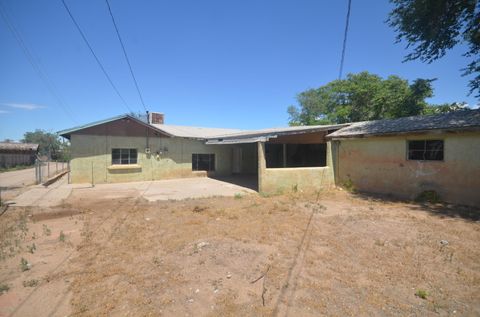Photo of 4303 Kennard Avenue SE, Albuquerque, NM 87105 (MLS # 1091427)