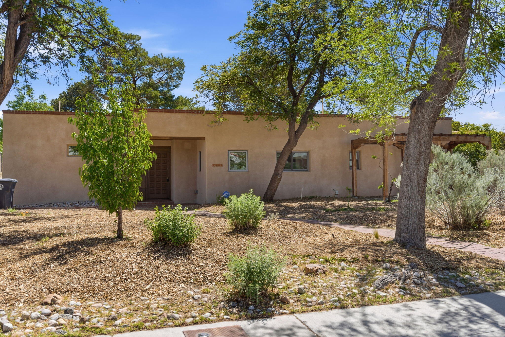 808 Parkland Circle SE