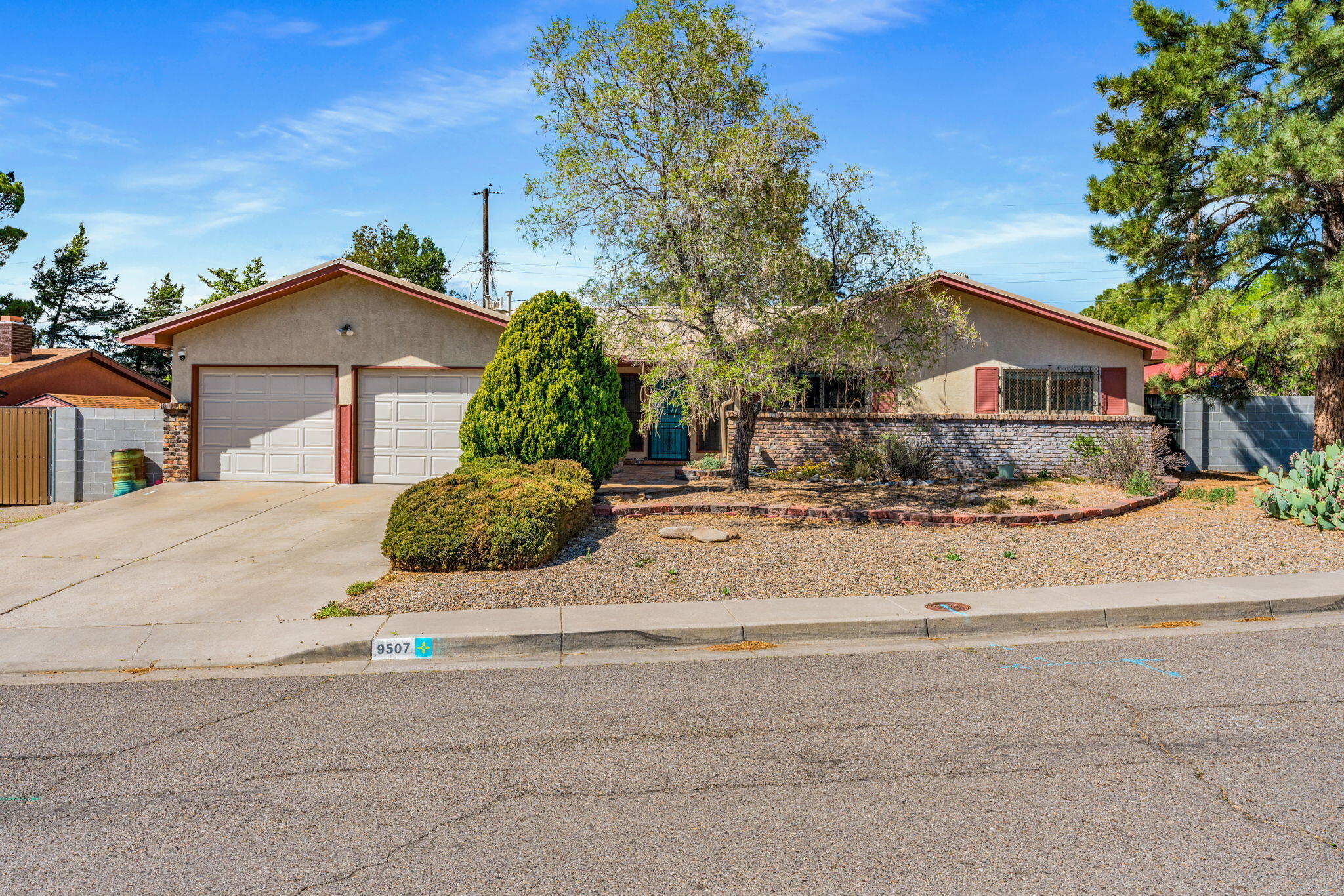 9507 Lagrima De Oro Road NE