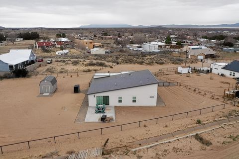 Photo of 8 Mesa Del Norte, Belen, NM 87002 (MLS # 1098757)