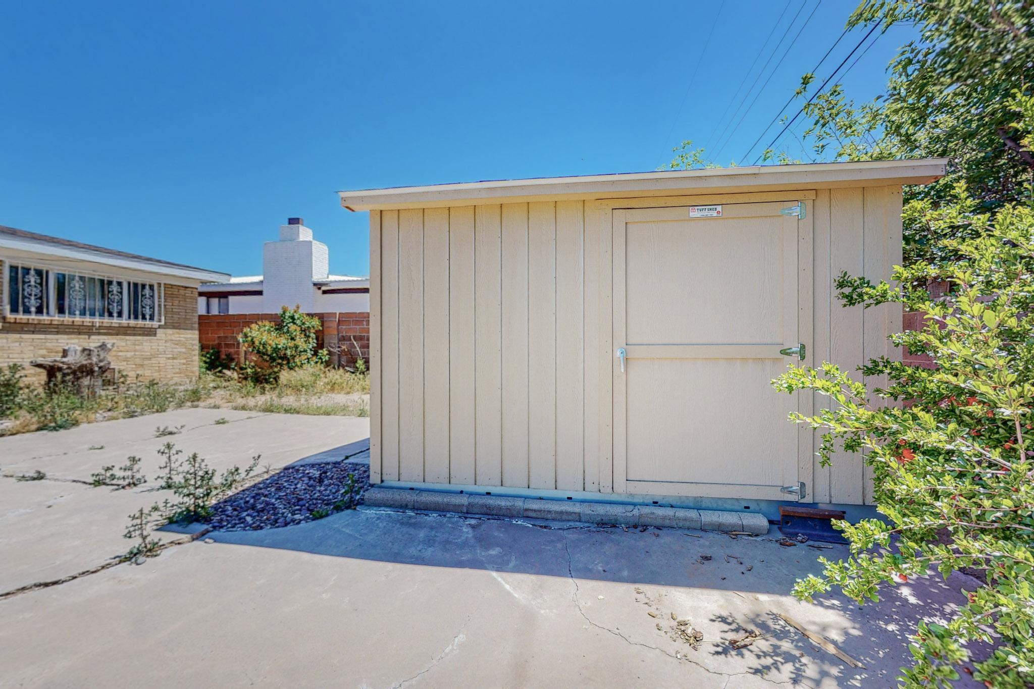 Photo 42 of 51 of 417 Alvarado Drive NE house