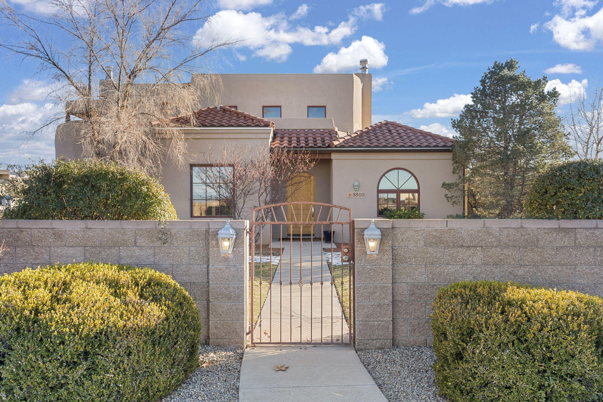 8800 Beverly Hills Avenue NE