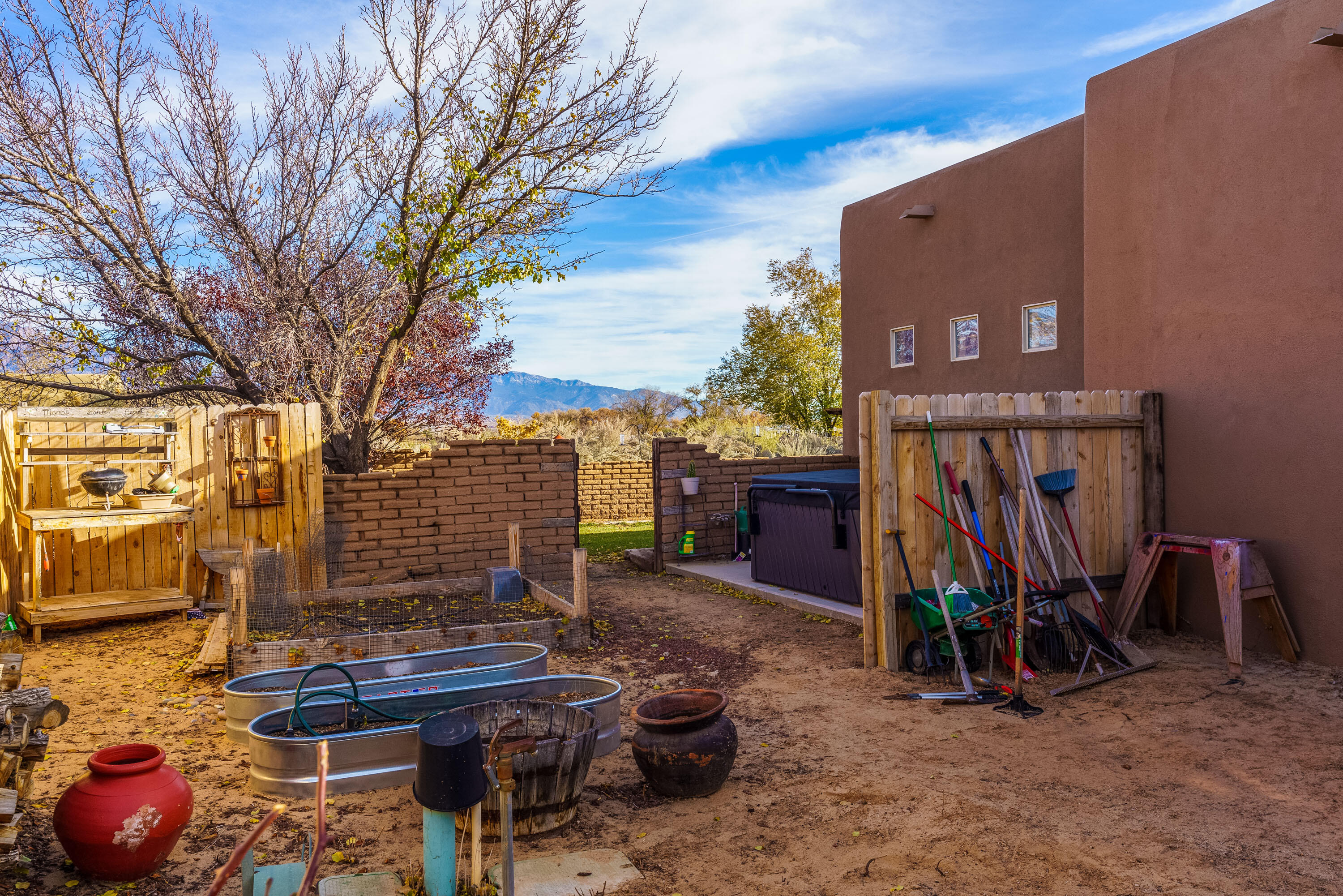 413 Perfecto Lopez Road, Corrales, New Mexico image 9