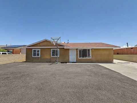Homes For Sale - 808 Sunrise Drive<br/> Bernalillo County, Albuquerque, NM 87121