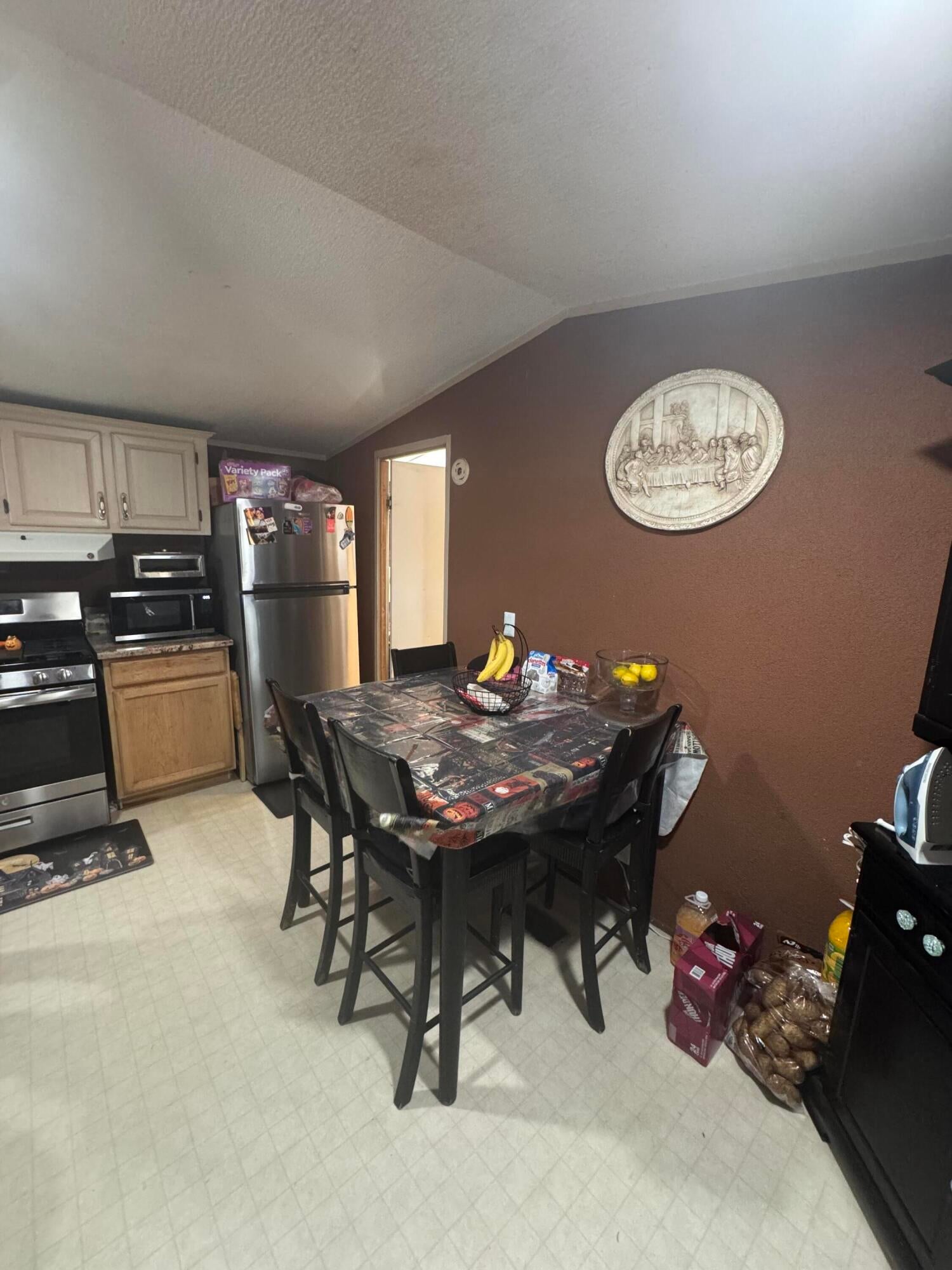 2911 Ervien Lane SW 16