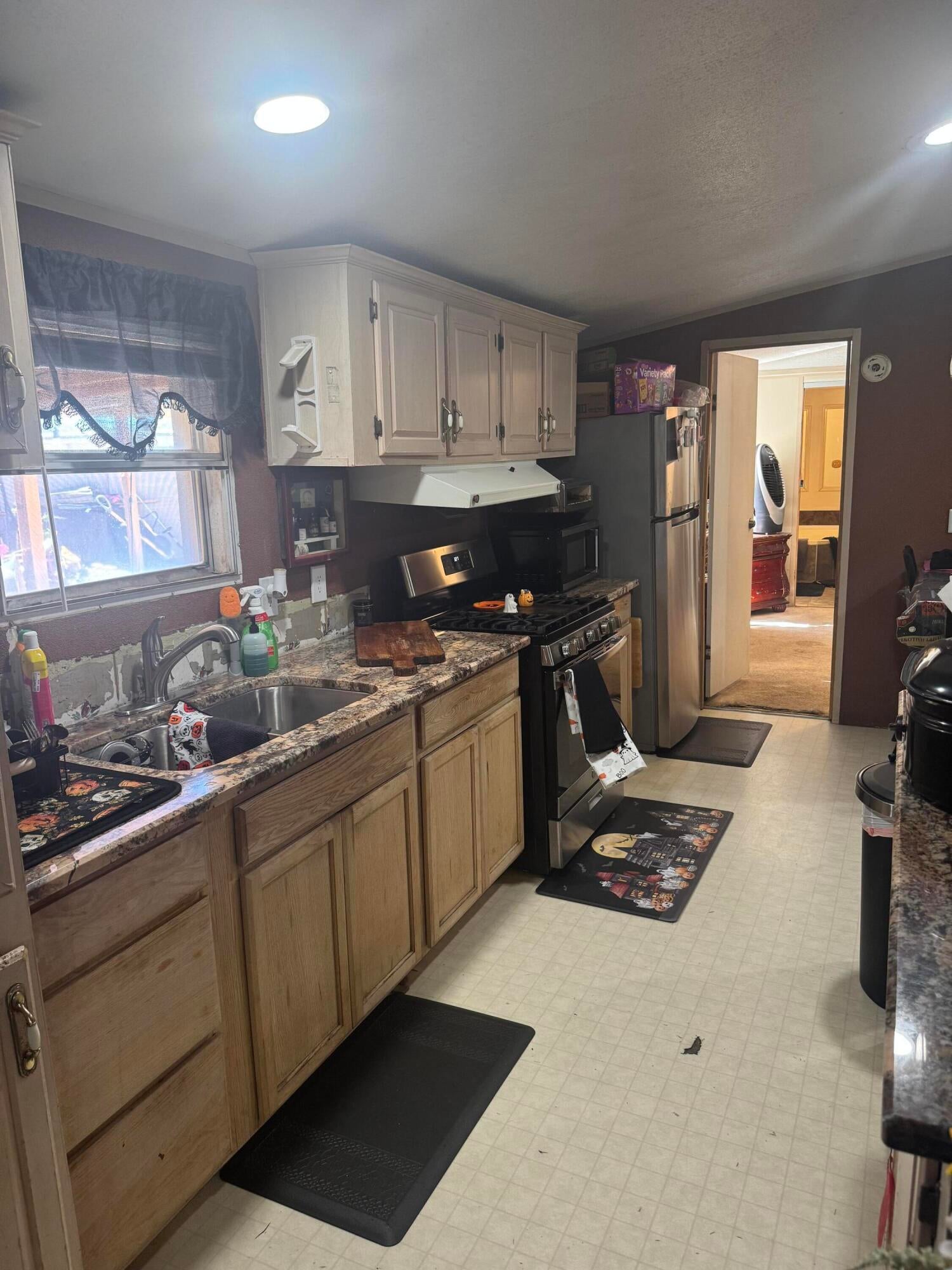 2911 Ervien Lane SW 16