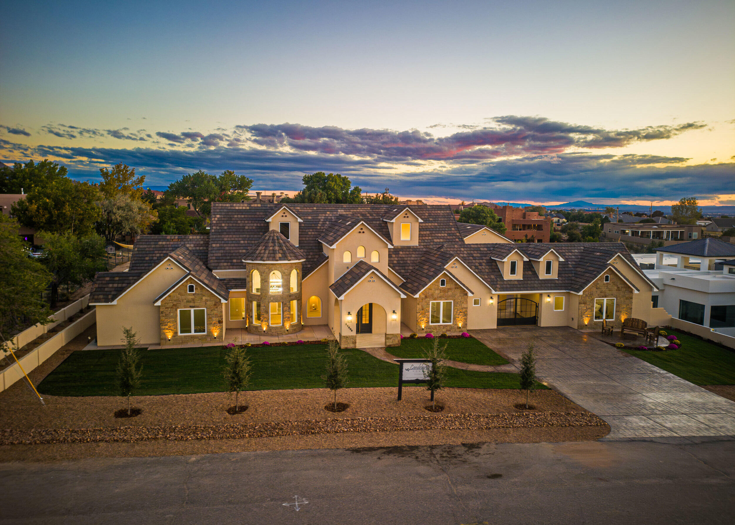 11800 ANAHEIM Avenue NE