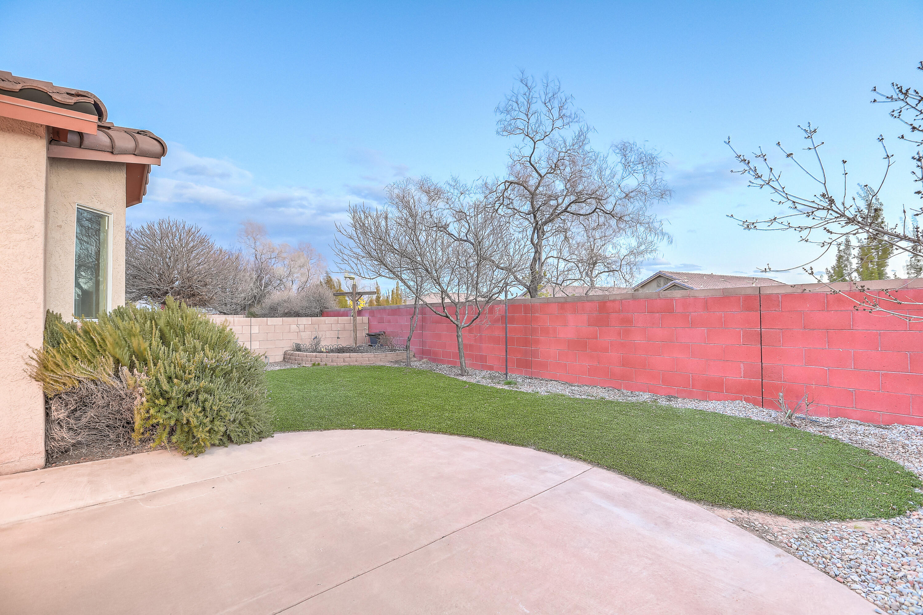 405 Loma Linda Loop NE