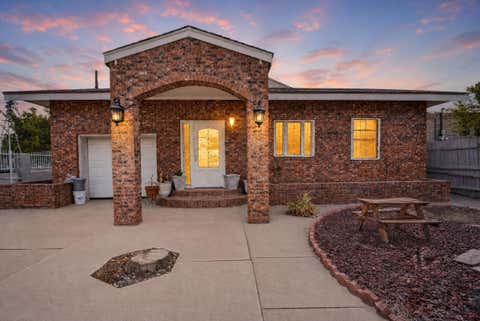 Photo of 2216 E Commercial Street NE, Albuquerque, NM 87102 (MLS # 1109827)