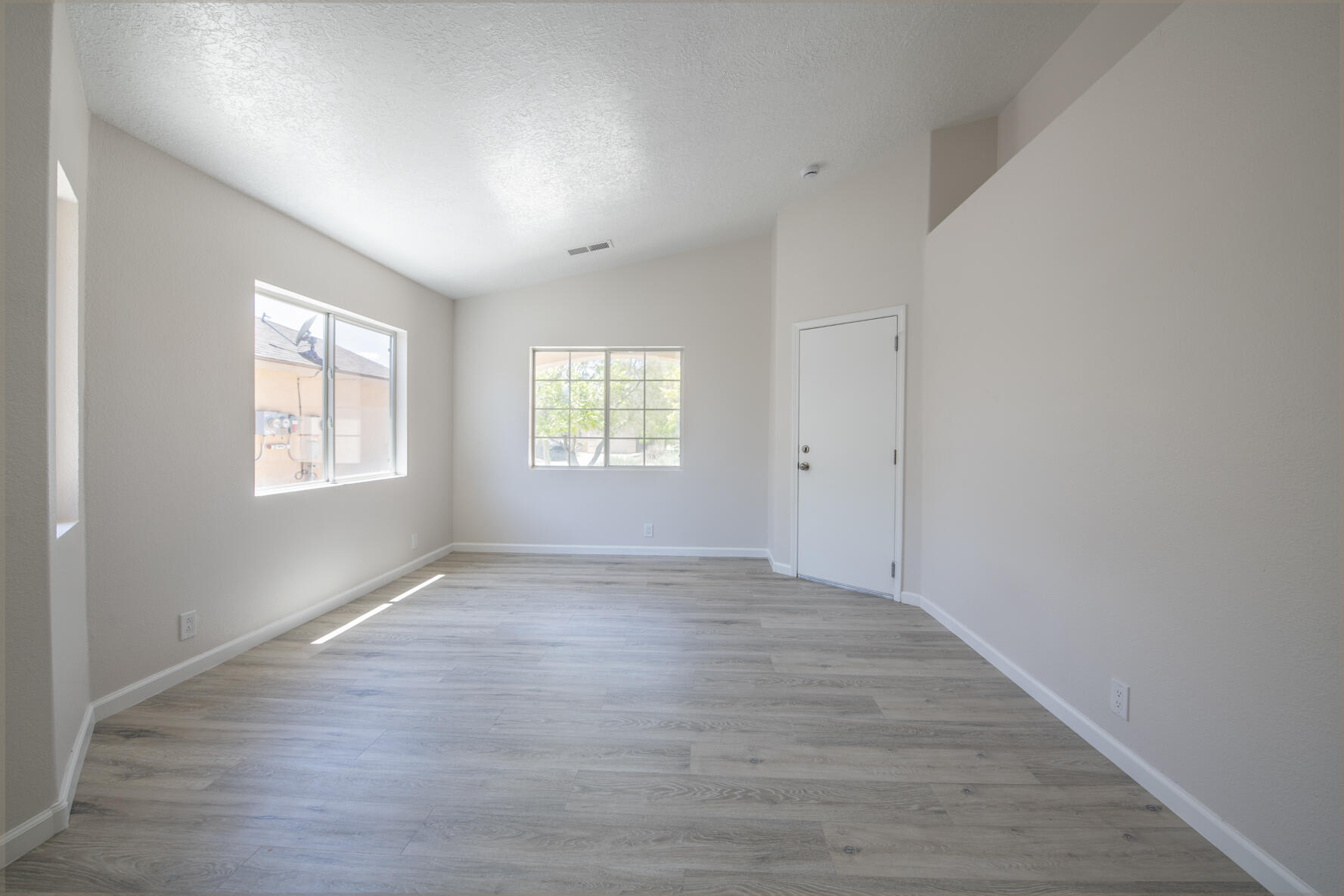 7016 Angela Drive, Rio Rancho, New Mexico image 6