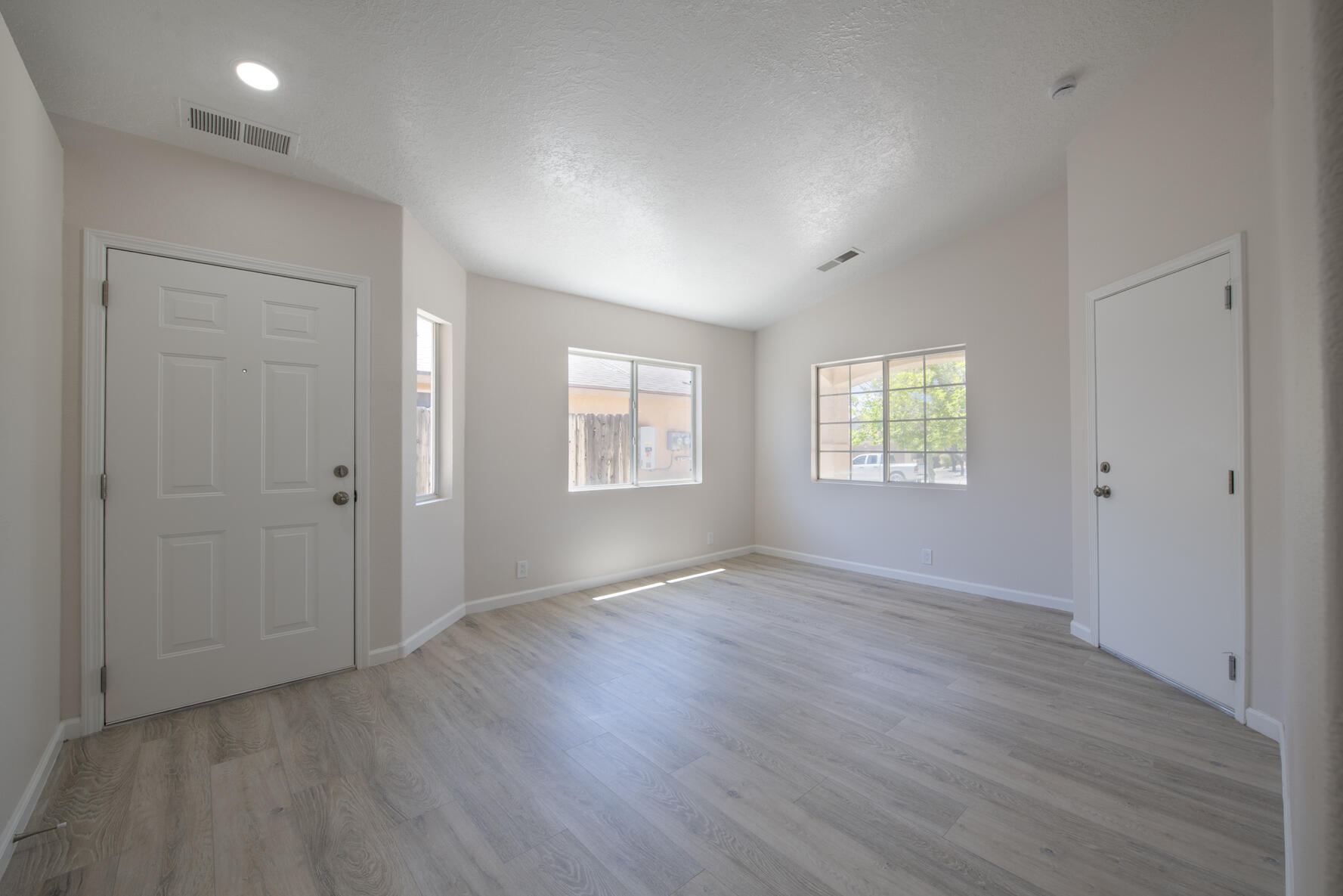 7016 Angela Drive, Rio Rancho, New Mexico image 5
