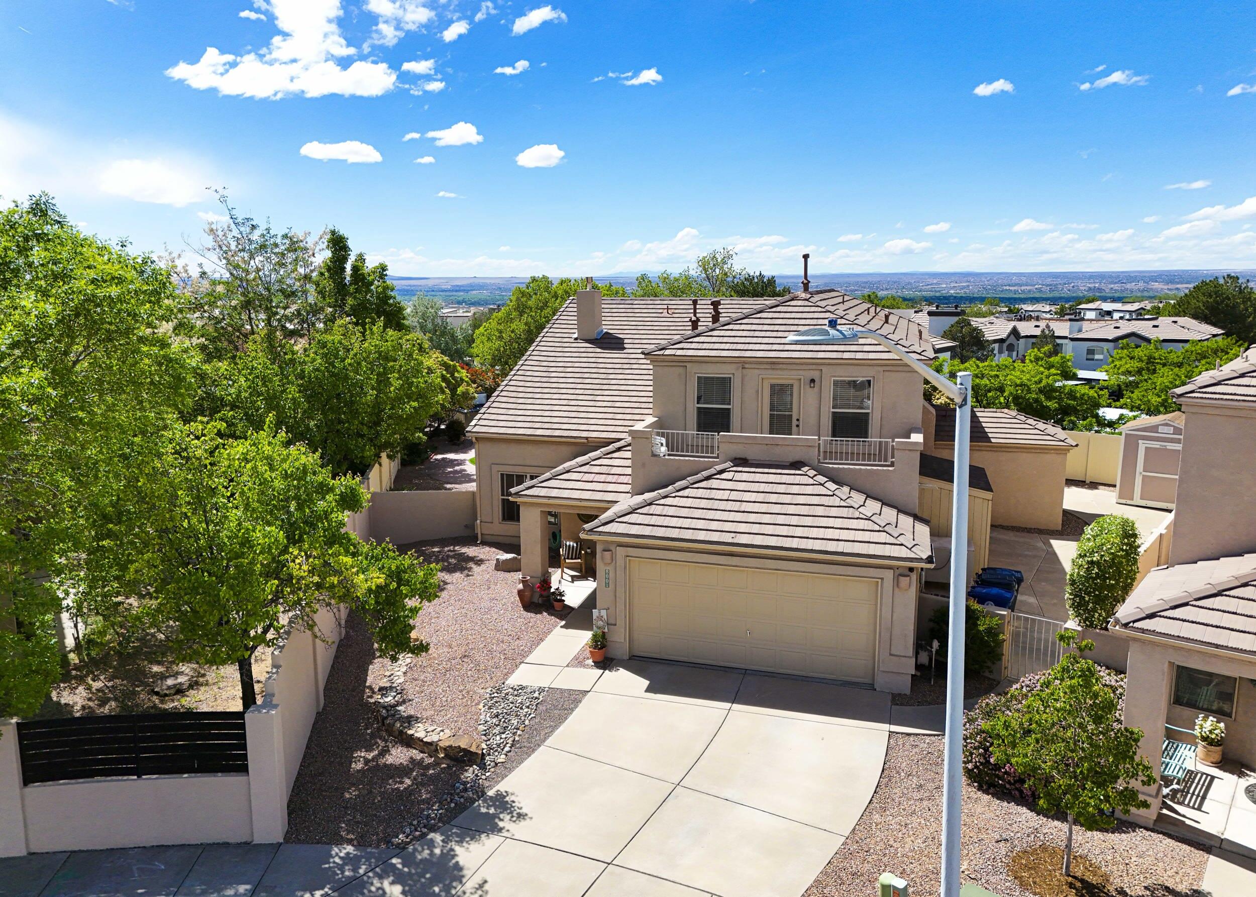 8001 Oso Feliz Drive NE