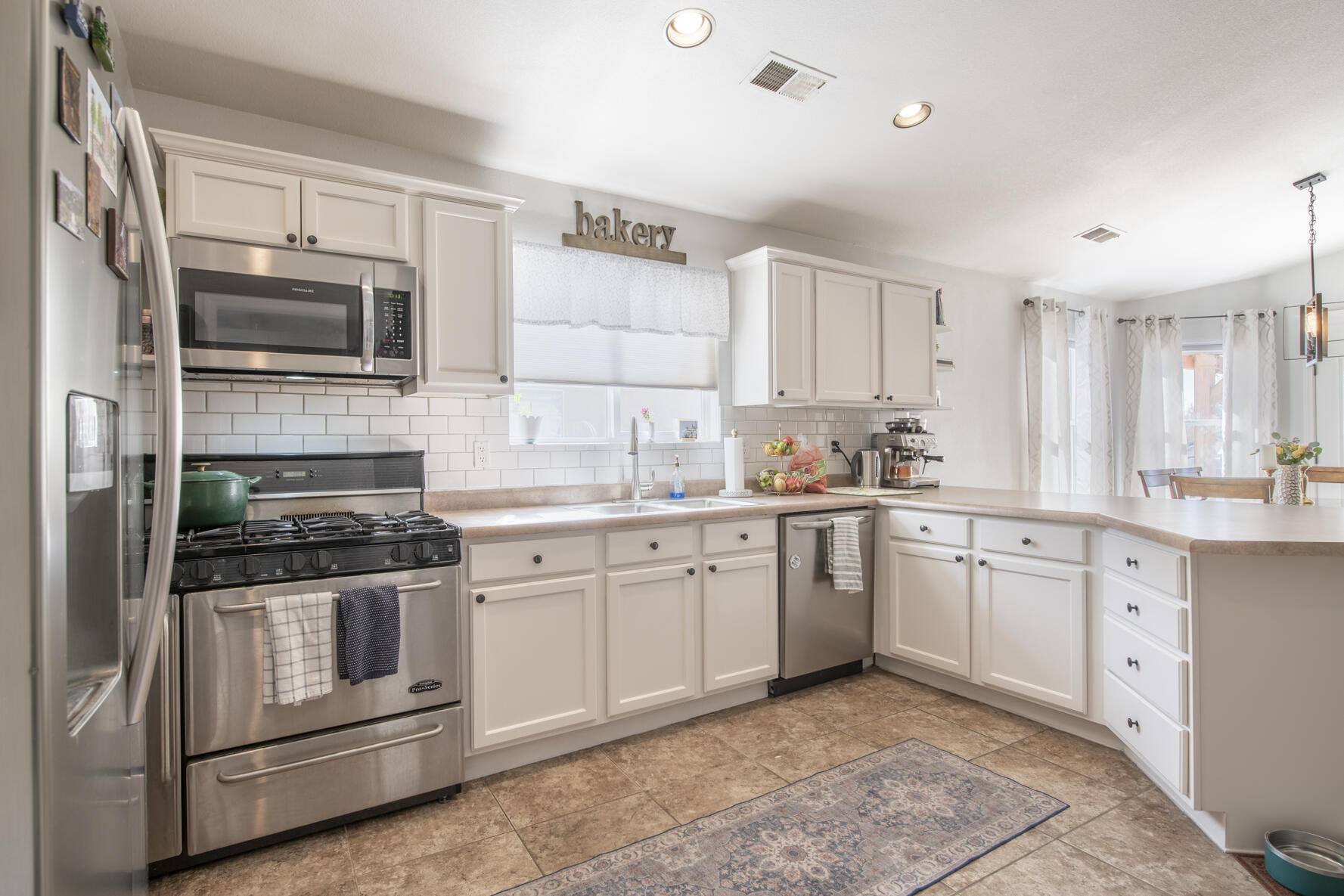 800 Ocate Meadows Drive, Rio Rancho, New Mexico image 18