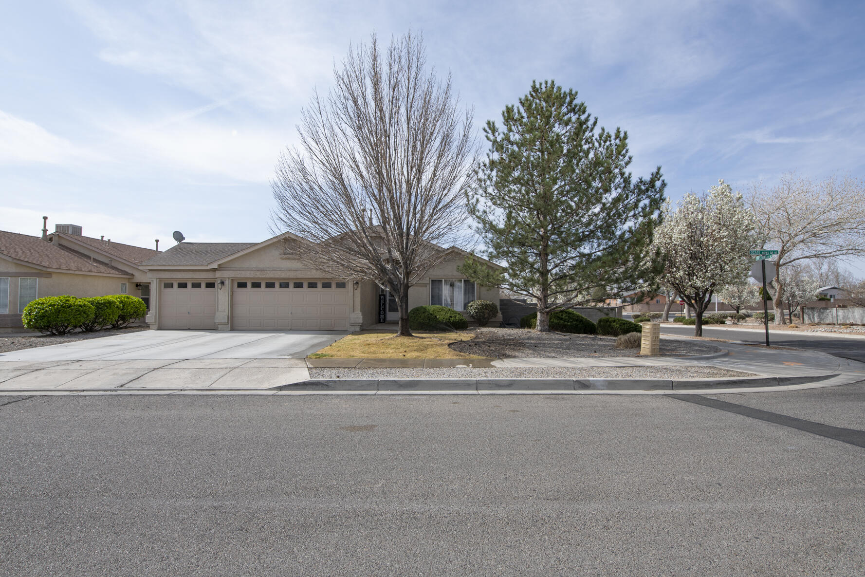 800 Ocate Meadows Drive, Rio Rancho, New Mexico image 1