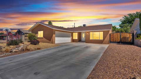 Homes For Sale - 8217 Tina Drive<br/> Bernalillo County, Albuquerque, NM 87109