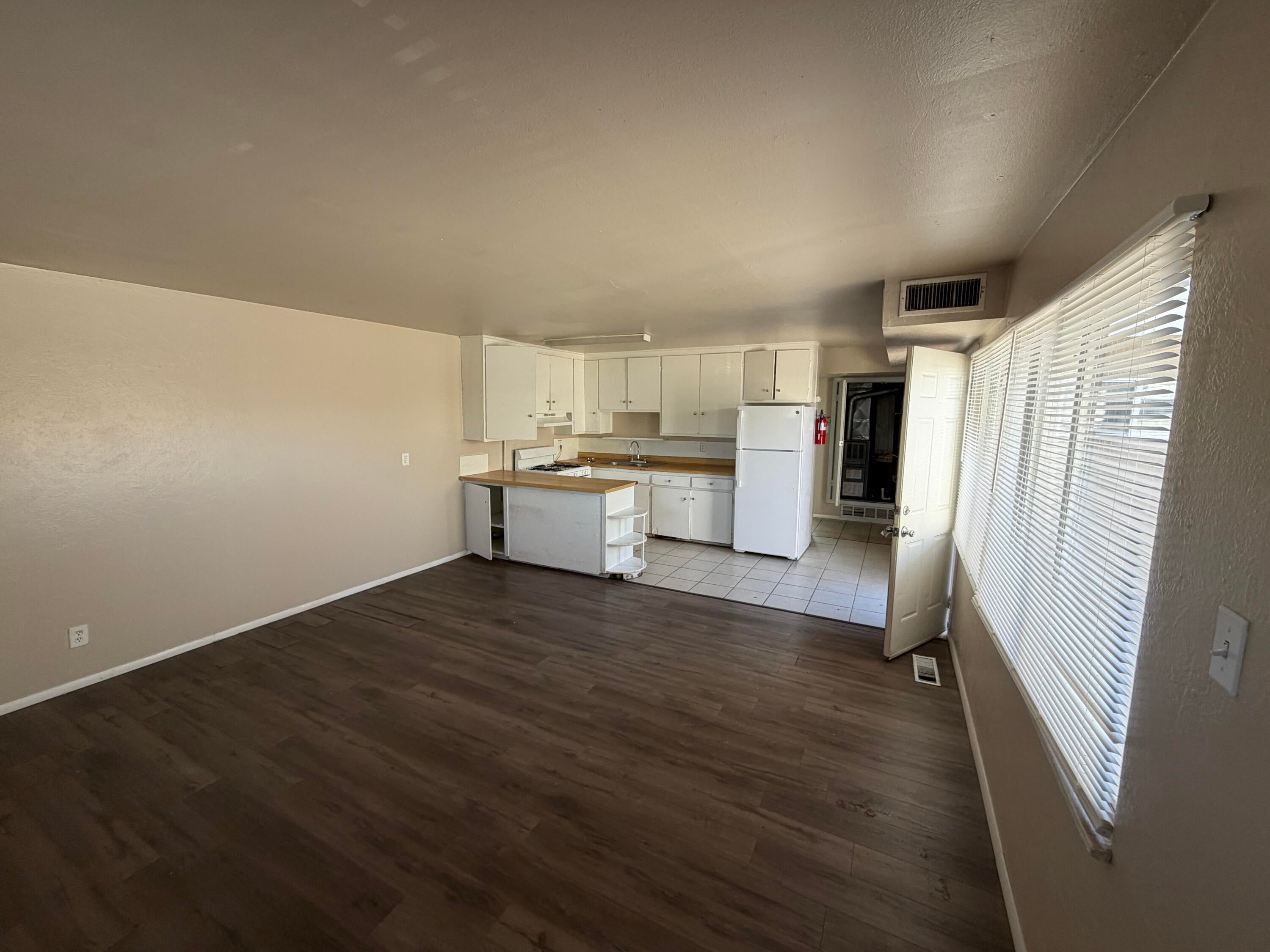 1104 Palomas Drive SE