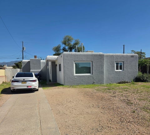 Homes For Sale - 2918 Manzano Street<br/> Albuquerque, NM 87110