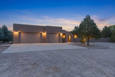 Photo of 35 Berry Hill Farms Road, Los Lunas, NM 87031 (MLS # 1111704)