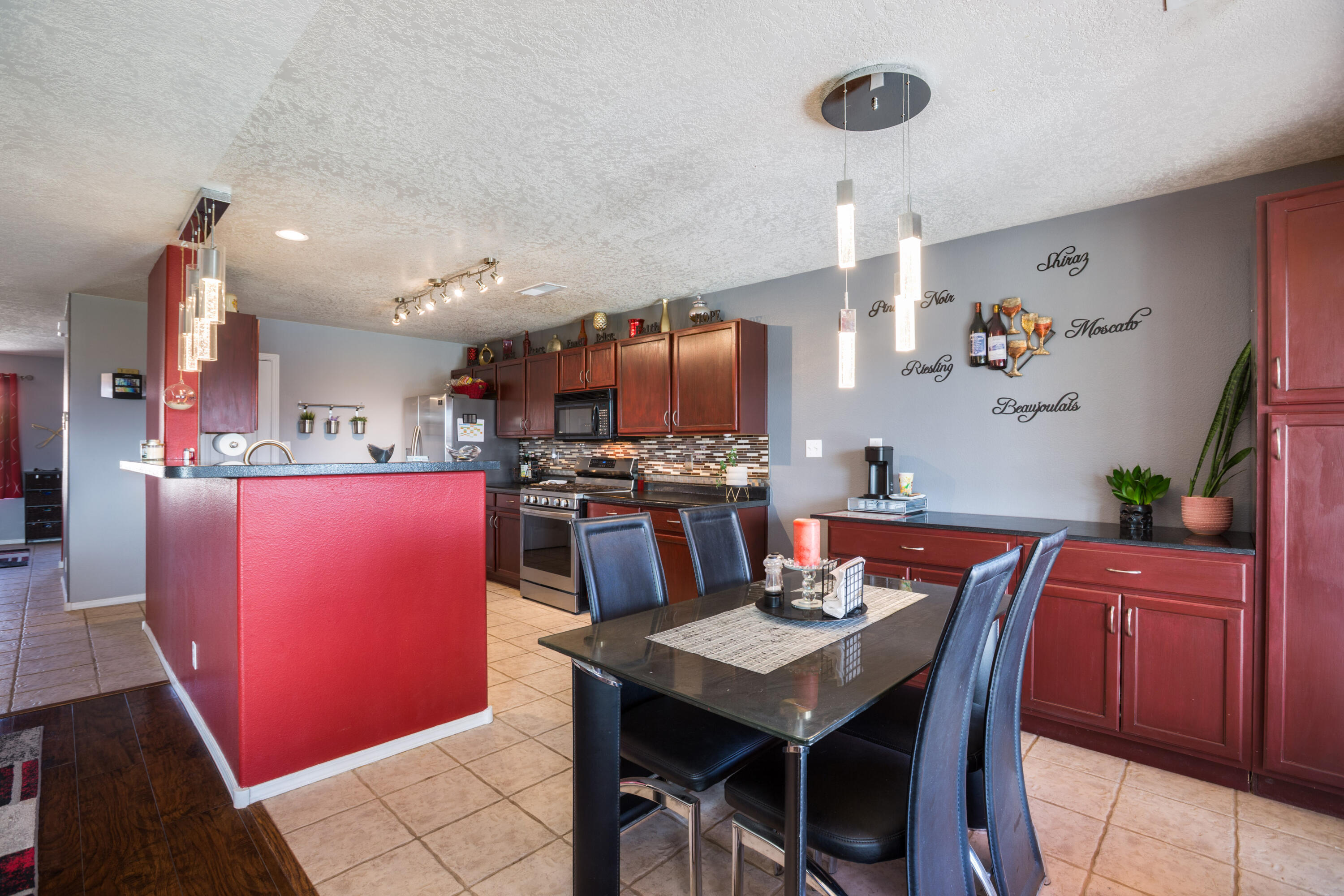 5056 Woodhaven Drive NE