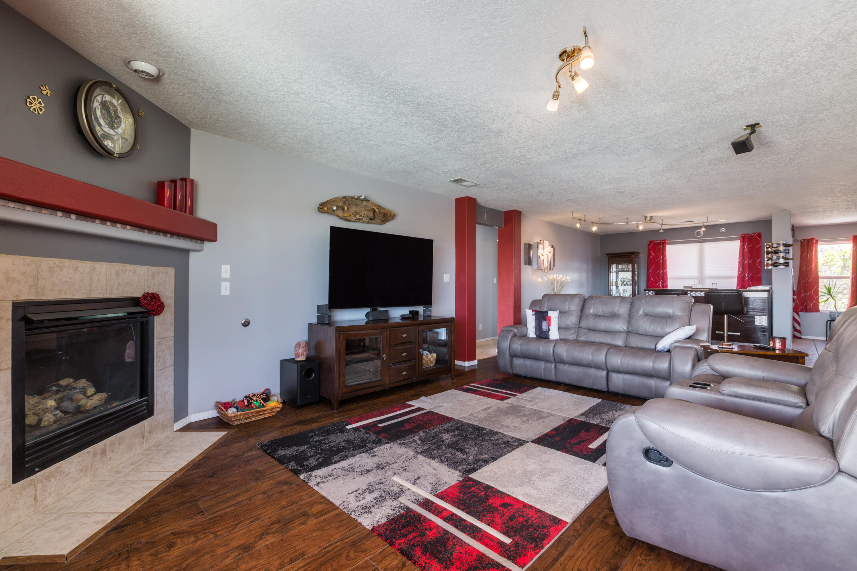 5056 Woodhaven Drive NE