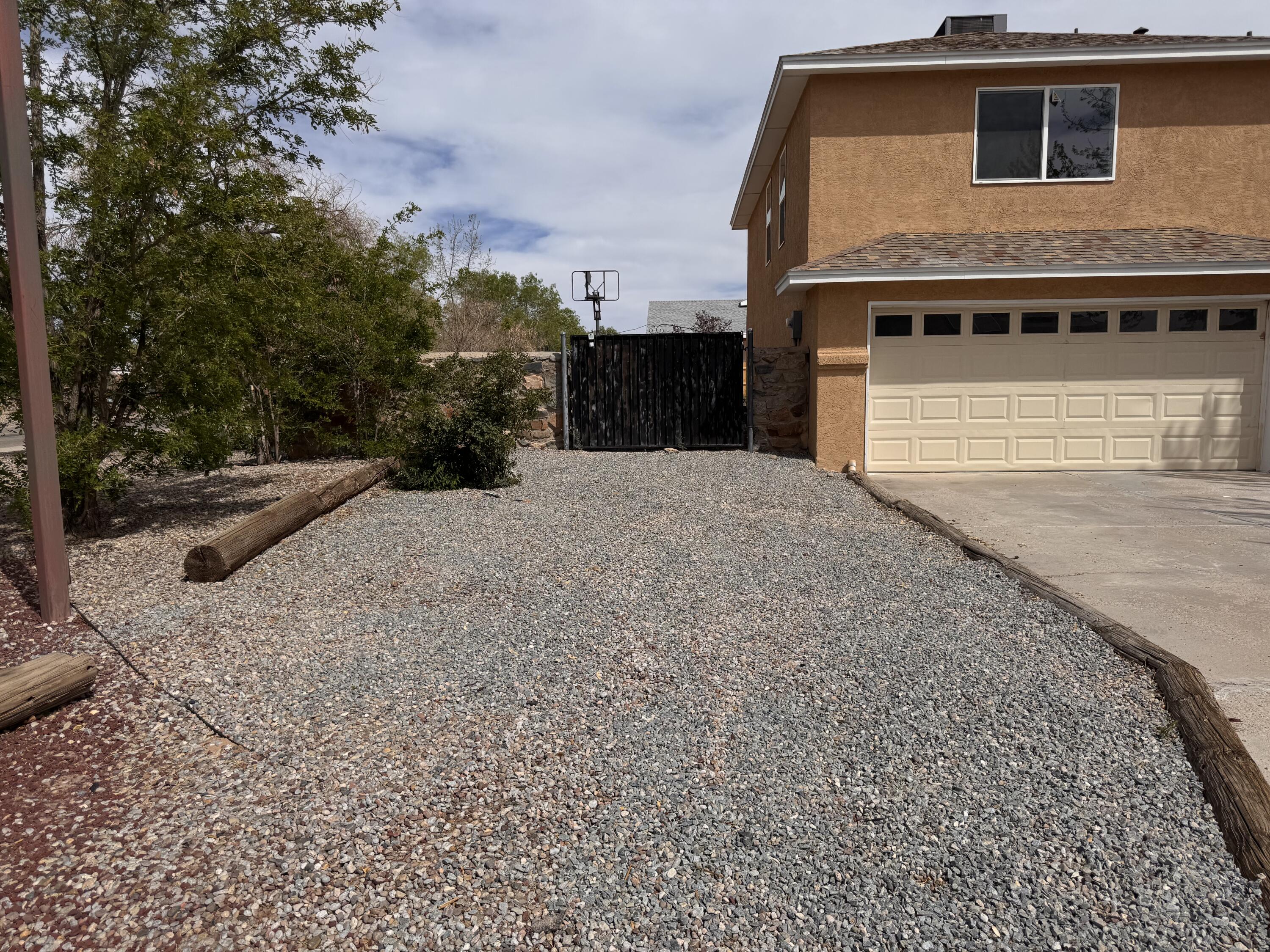 16 Apache Plume Road, Los Lunas, New Mexico image 5