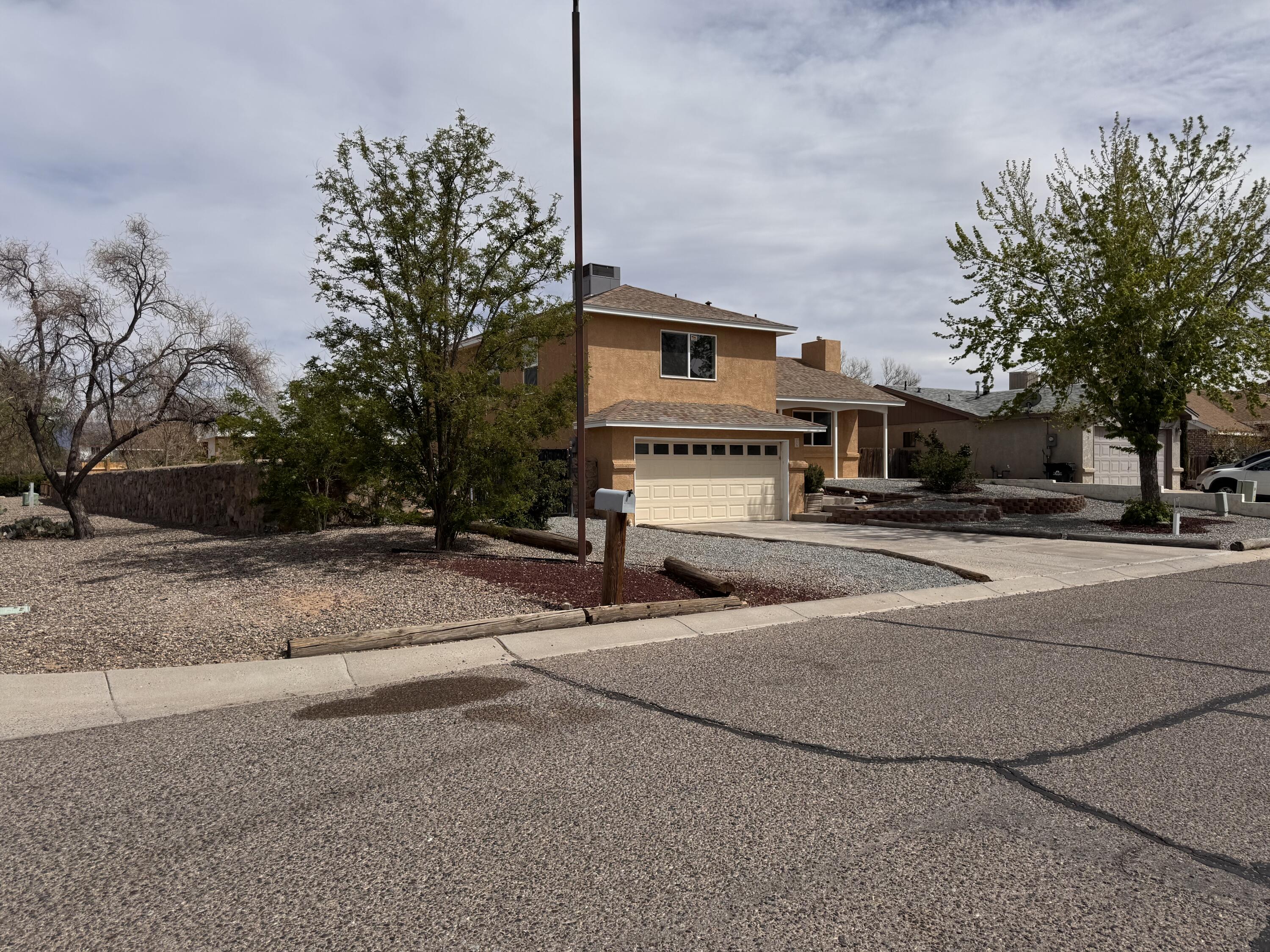 16 Apache Plume Road, Los Lunas, New Mexico image 2