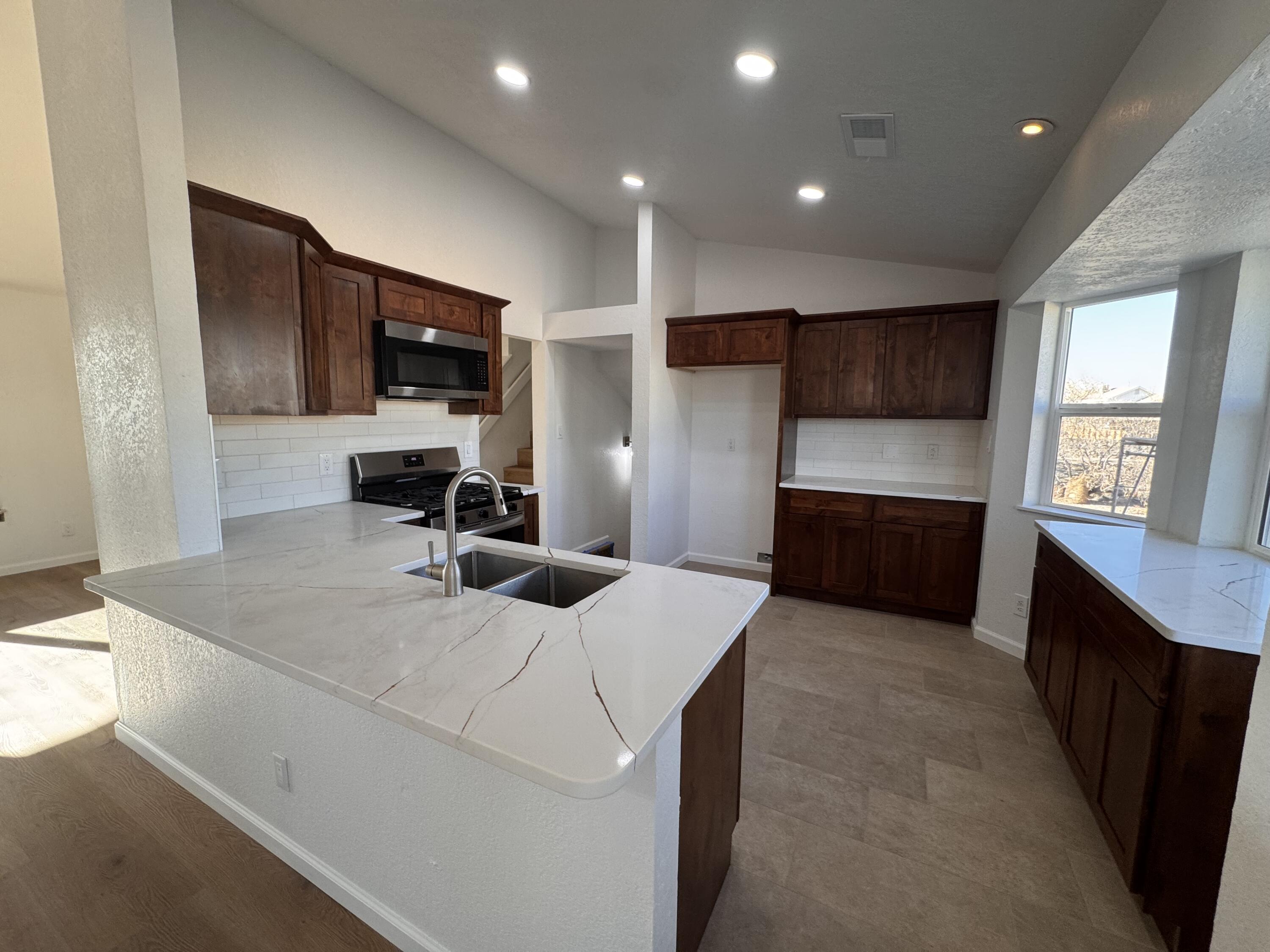 16 Apache Plume Road, Los Lunas, New Mexico image 5