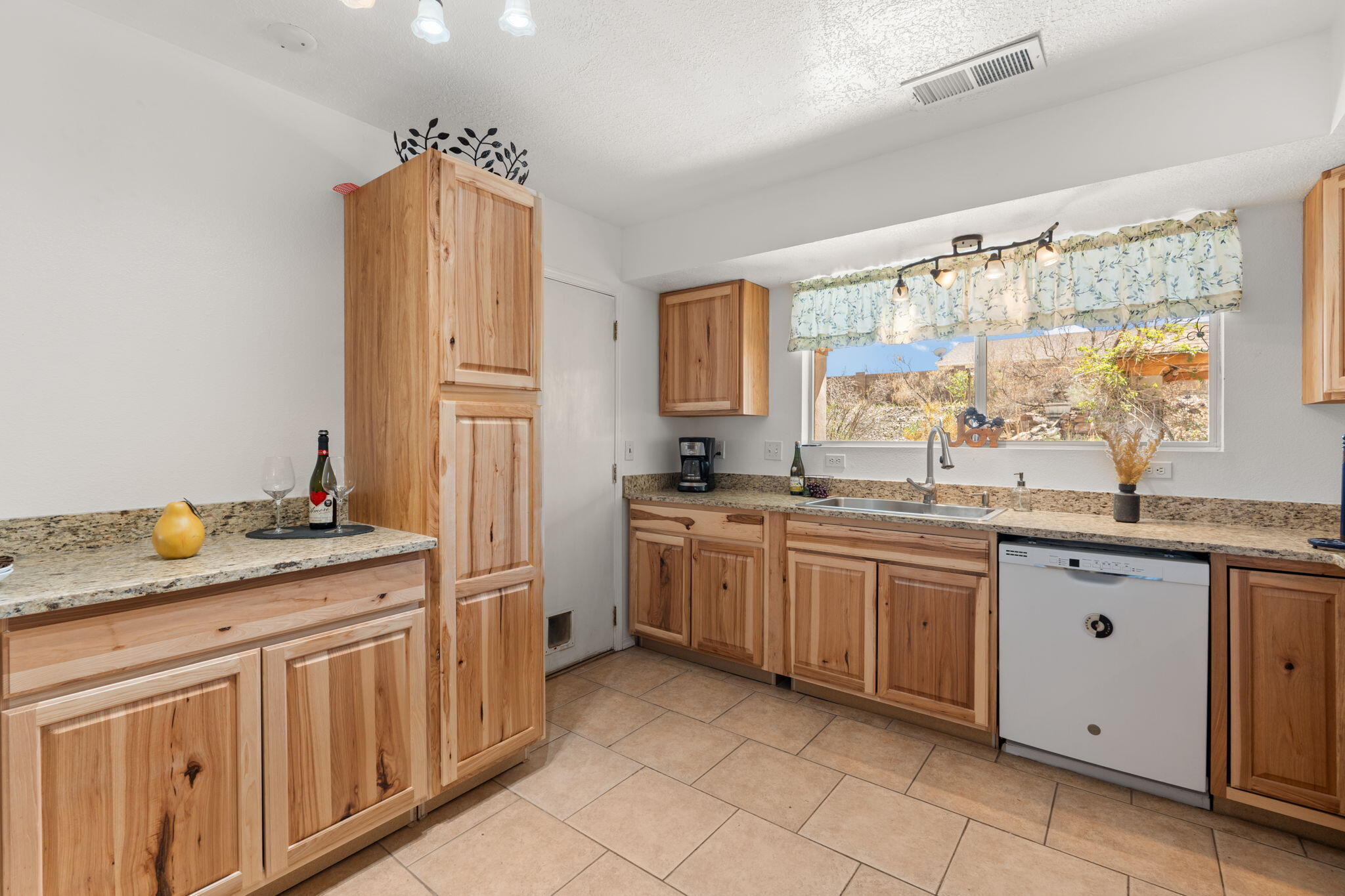 2553 Cabezon Drive, Rio Rancho, New Mexico image 15