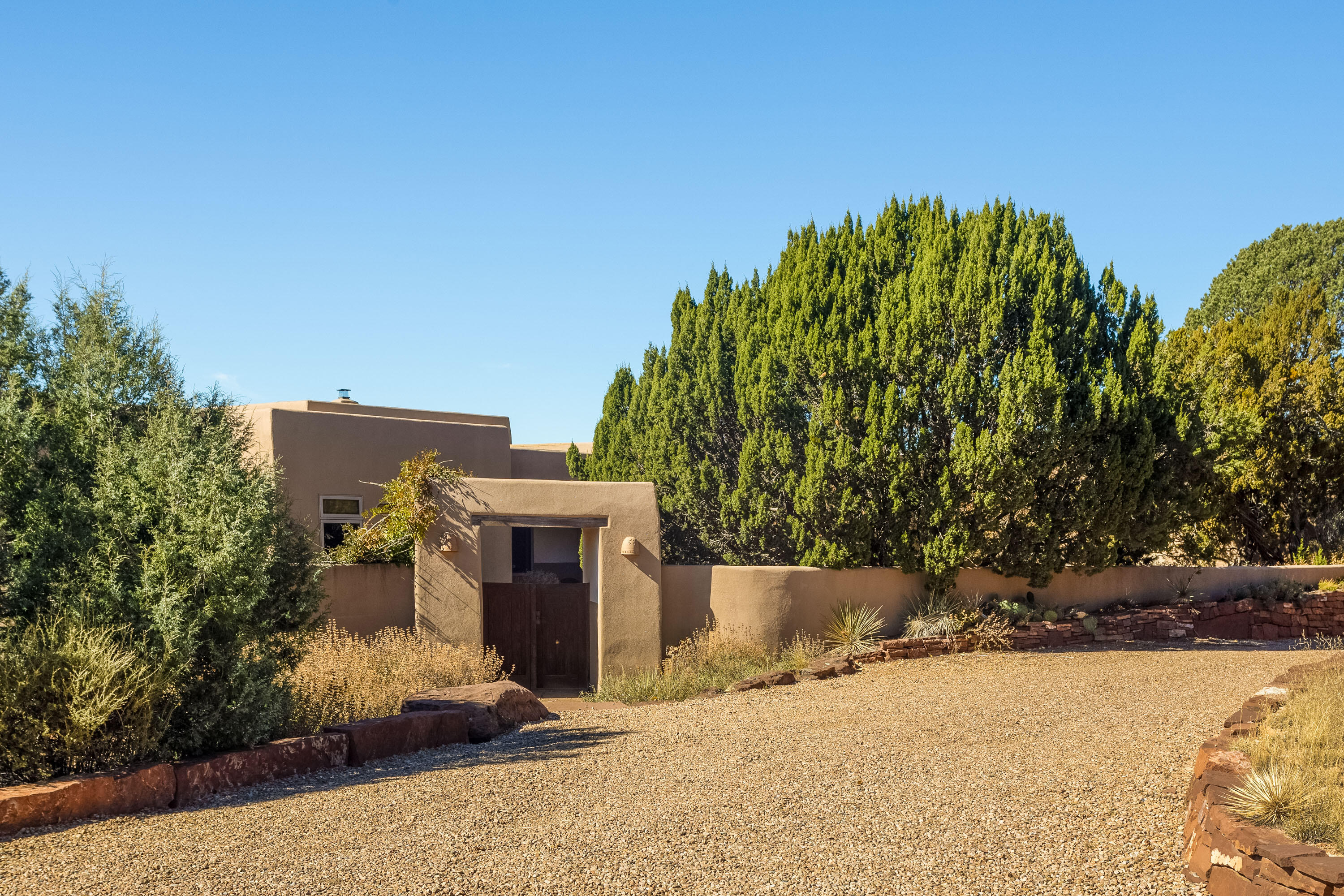 14 Chapala Road, Santa Fe, New Mexico image 1