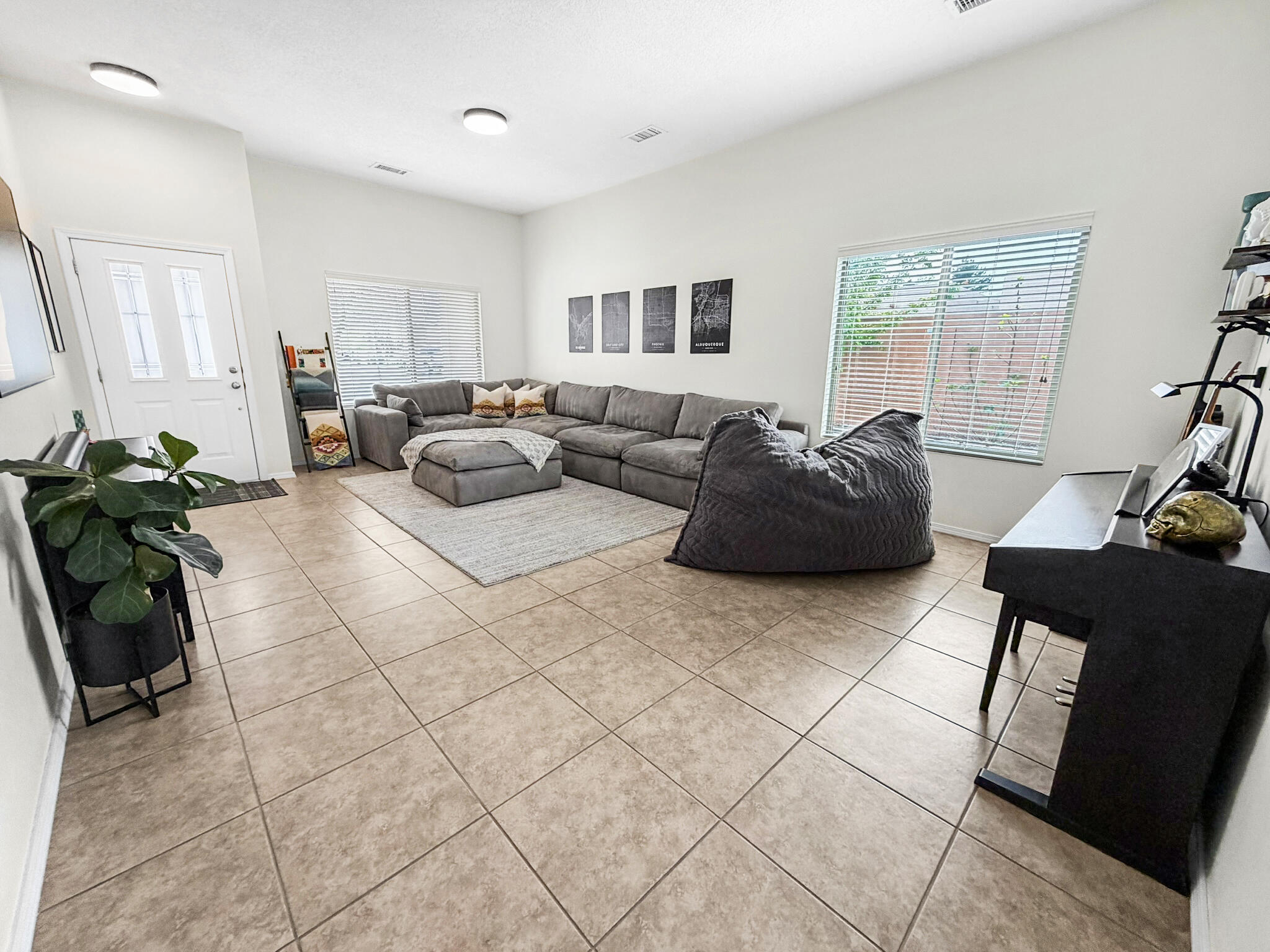 5543 Costa Uerde Road NW