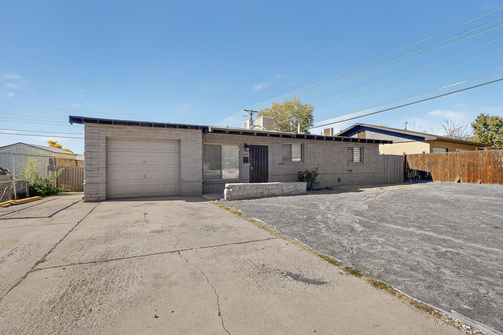 1215 Elizabeth Street NE