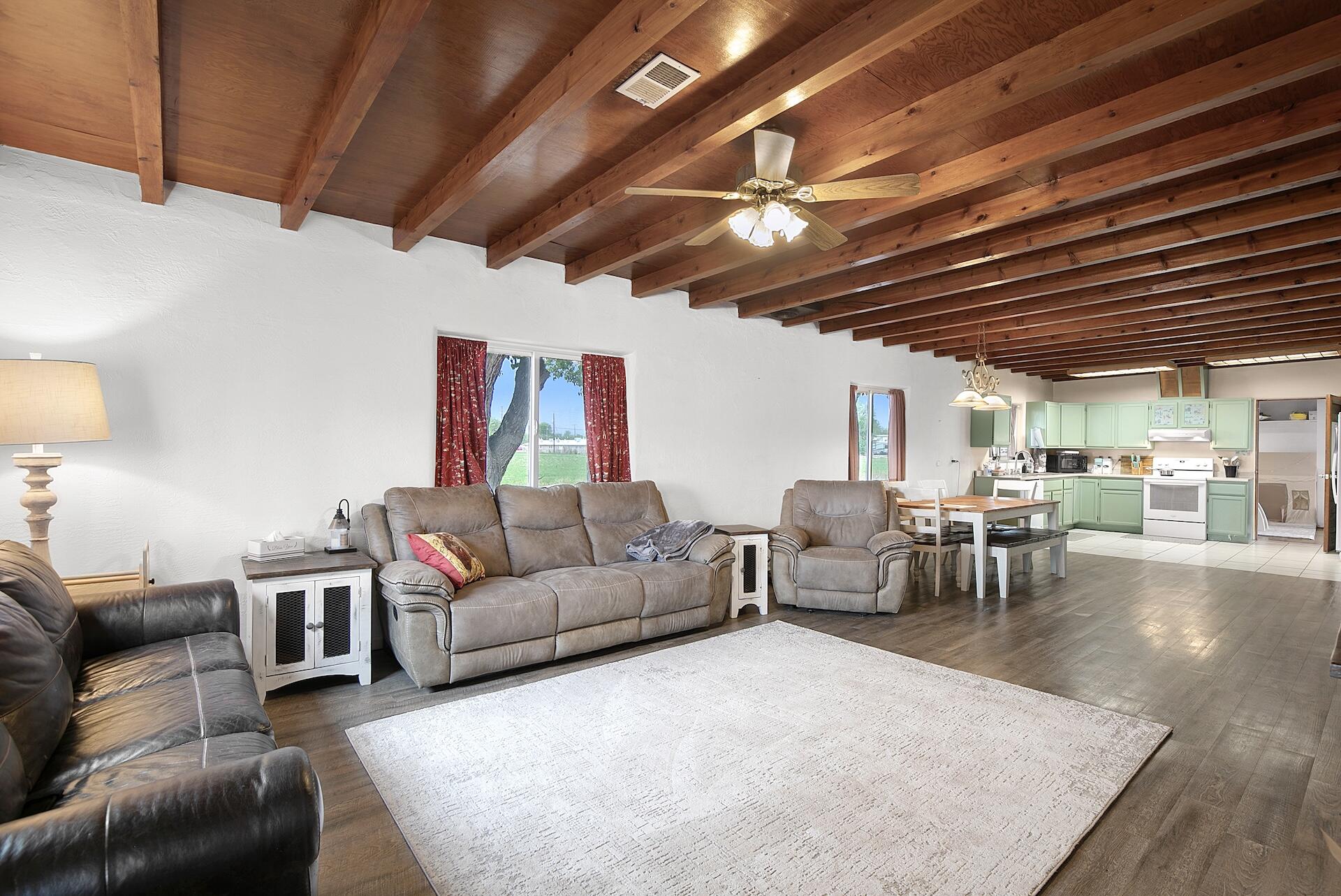 1214 BOSQUE FARMS Boulevard