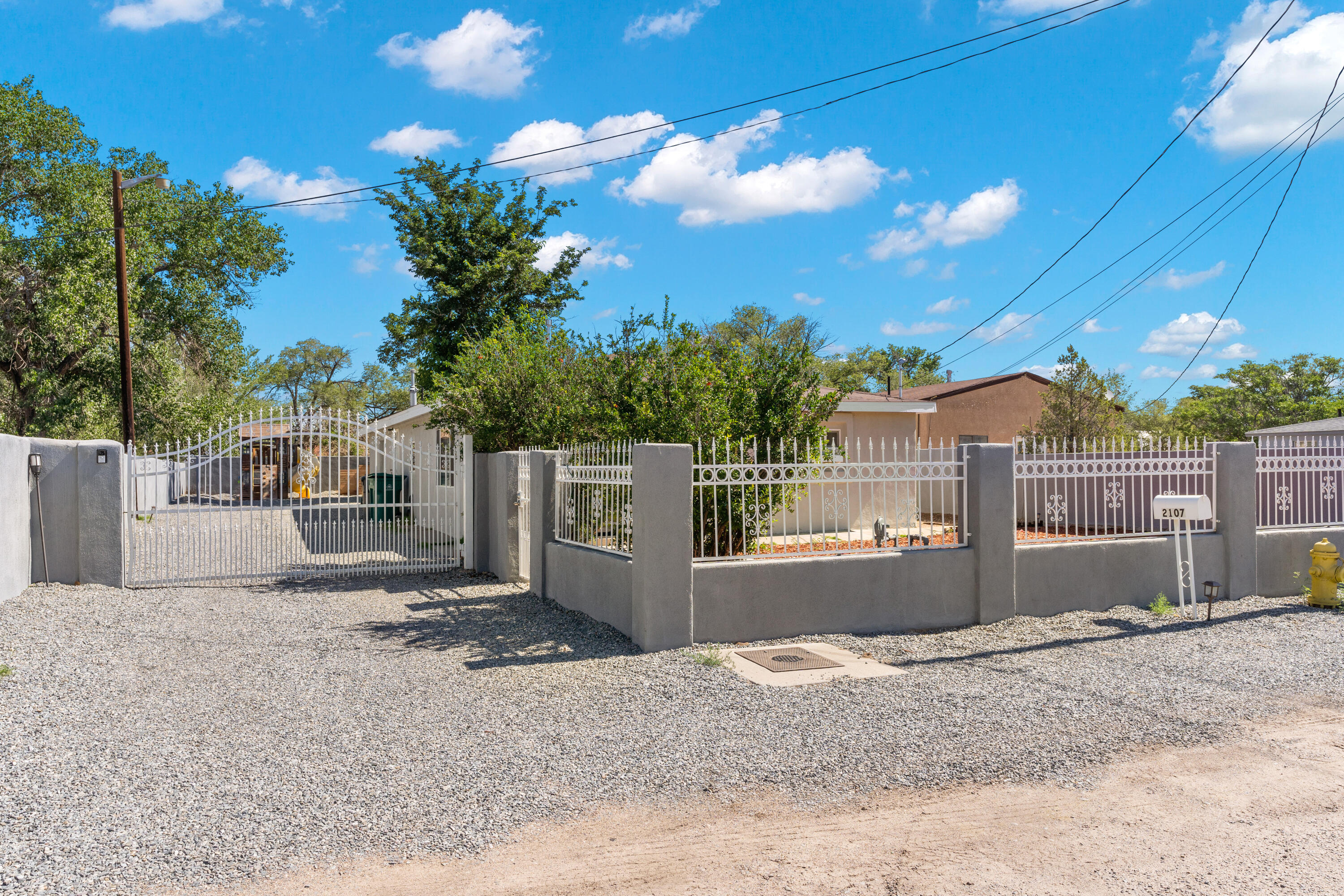 2107 Valley Road, Albuquerque, New Mexico image 1