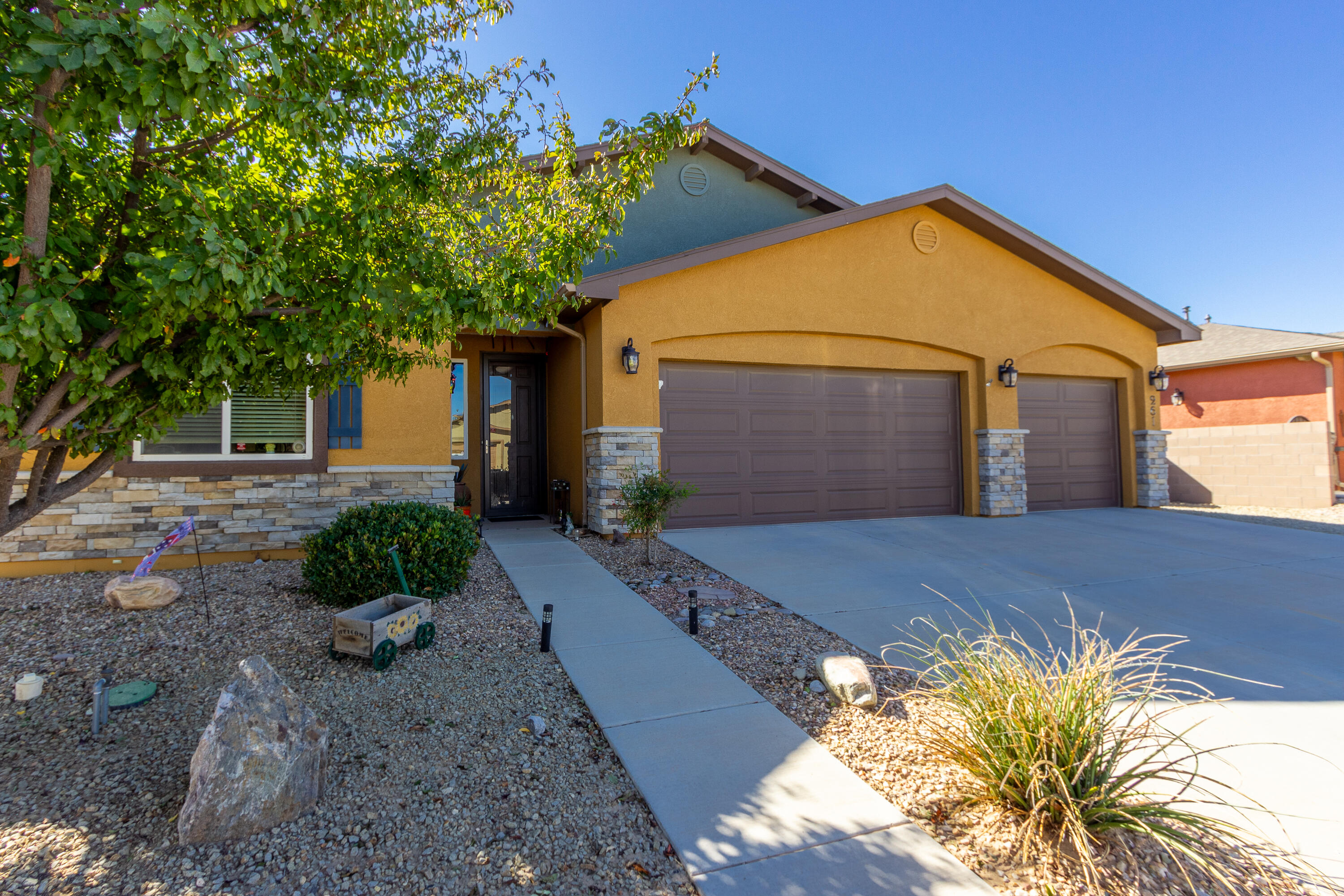 261 Rio Chama Circle, Los Lunas, New Mexico image 3