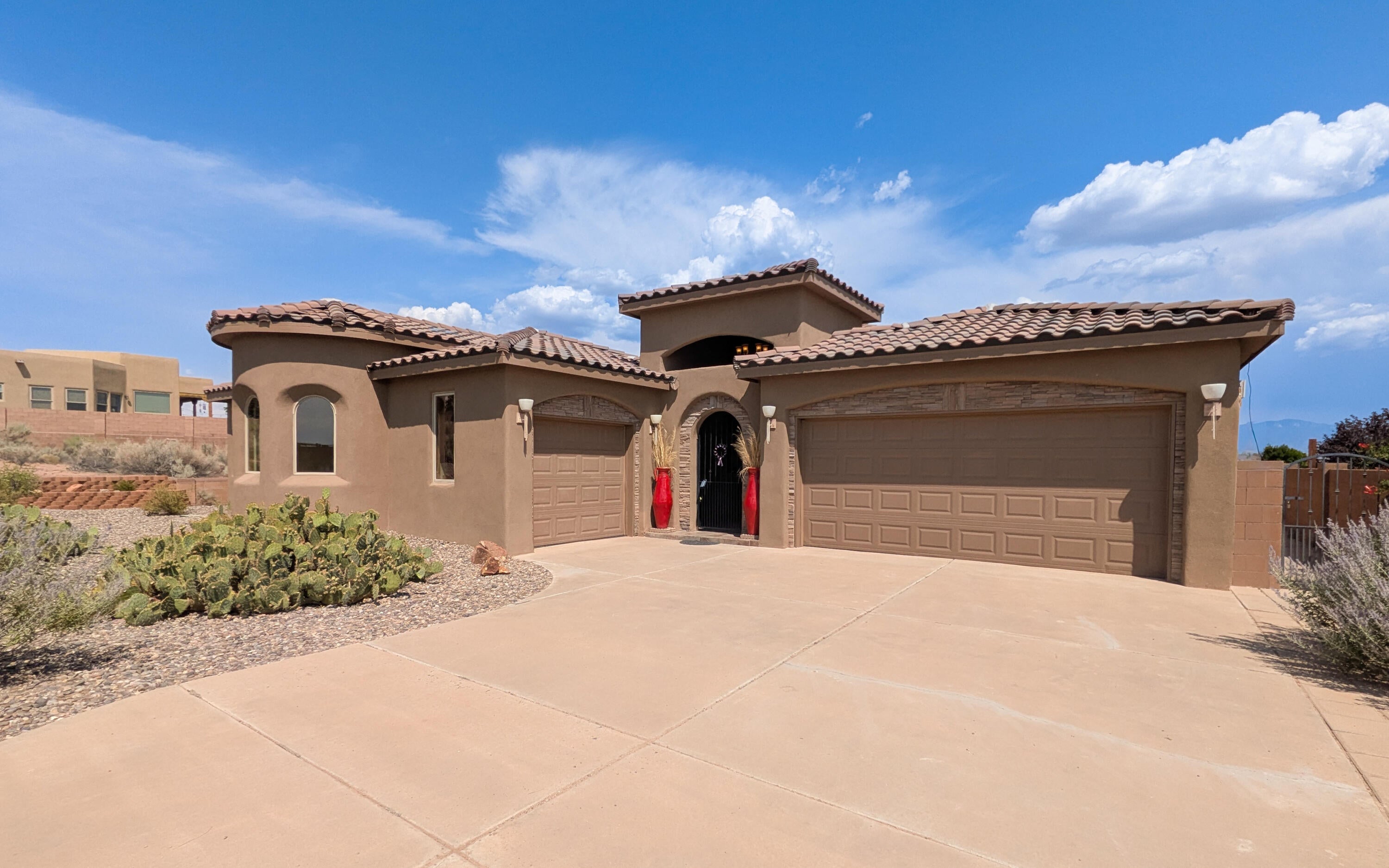 1916 Sonora Road NE