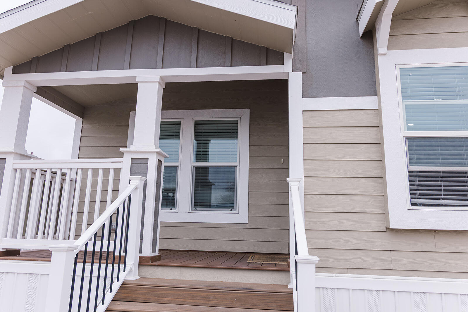 362 E Antelope Circle SE