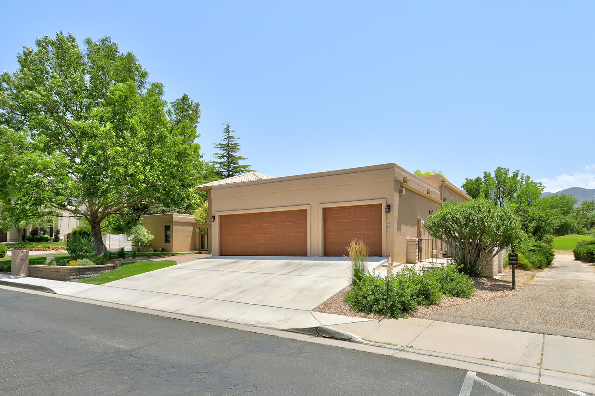 11240 Country Club NE