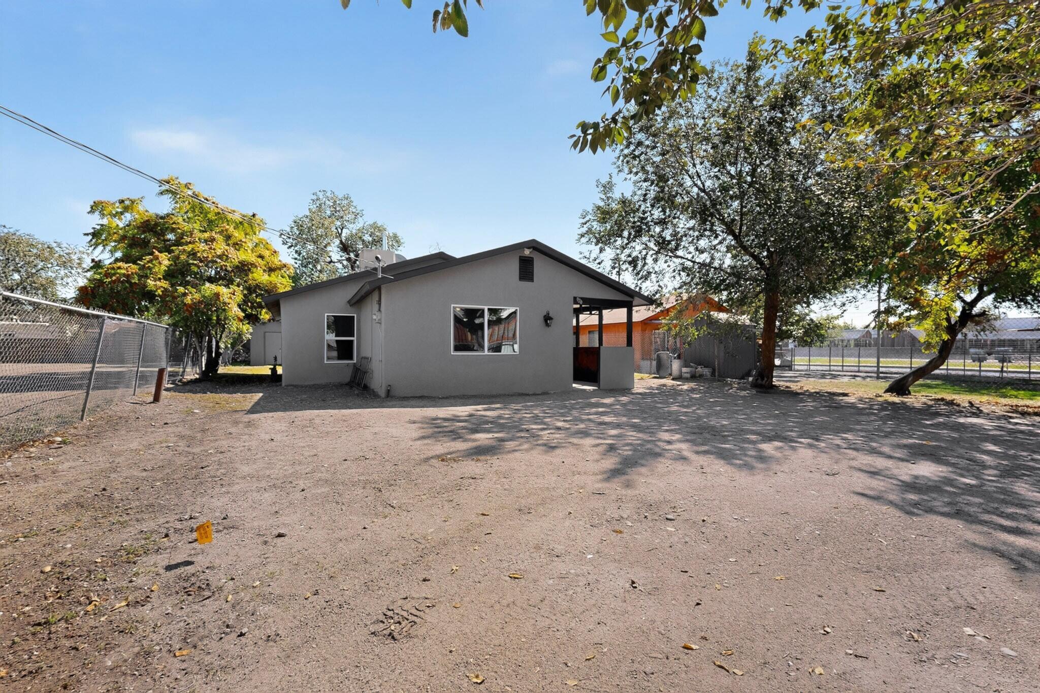 820 Commercial Street SE